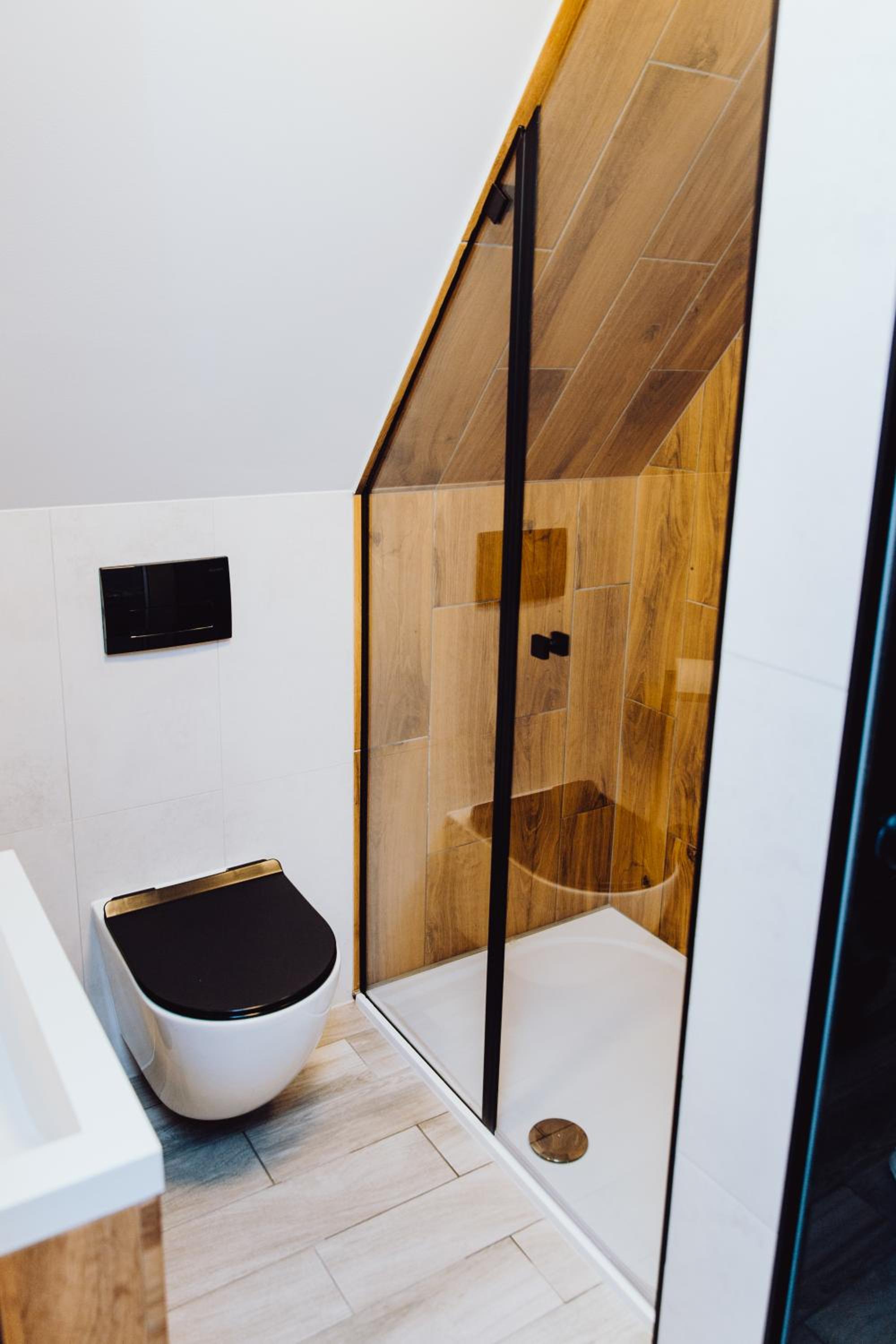 One-Bedroom Apartment - Photo 17