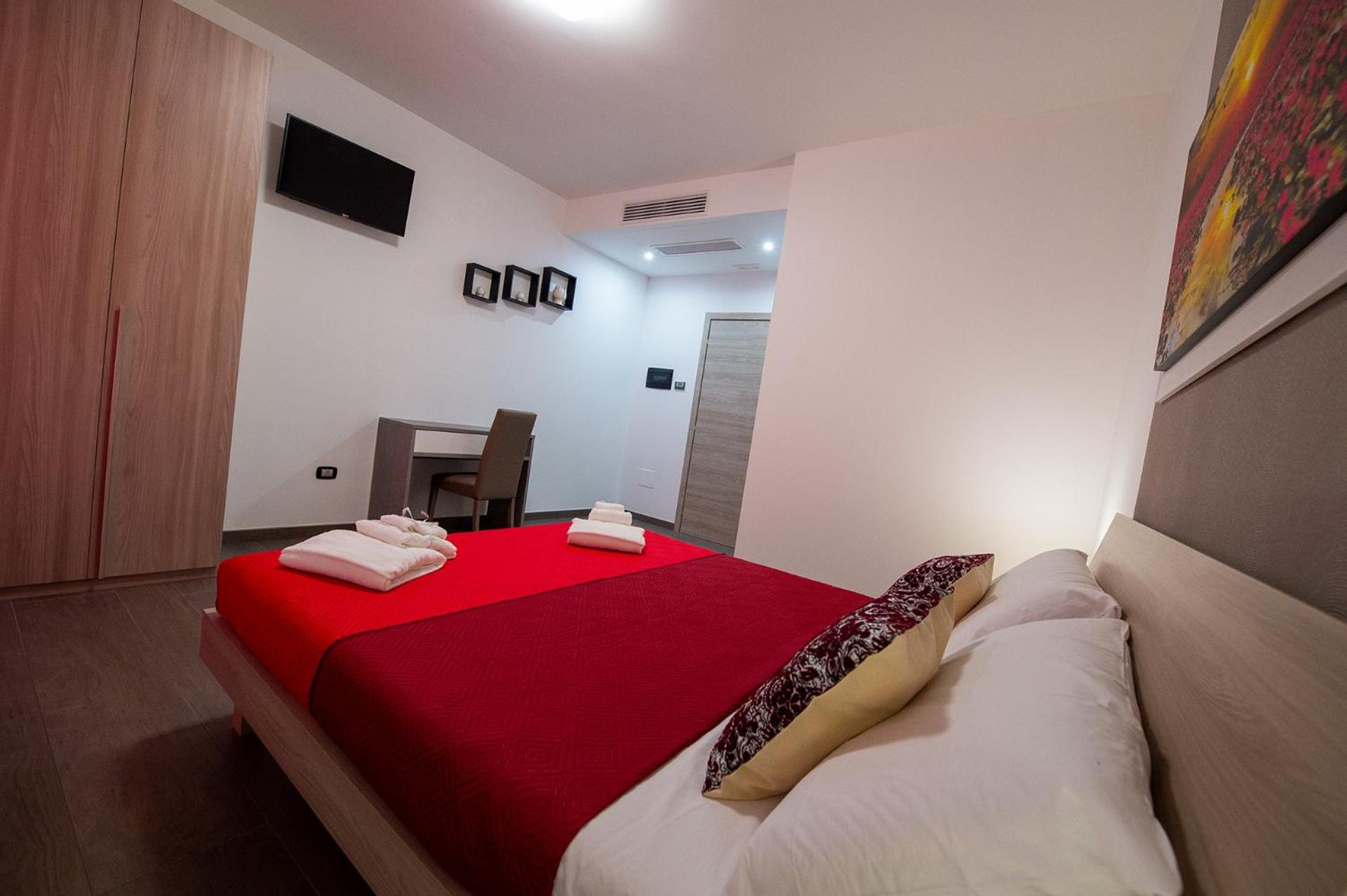 Double Room - Photo 6