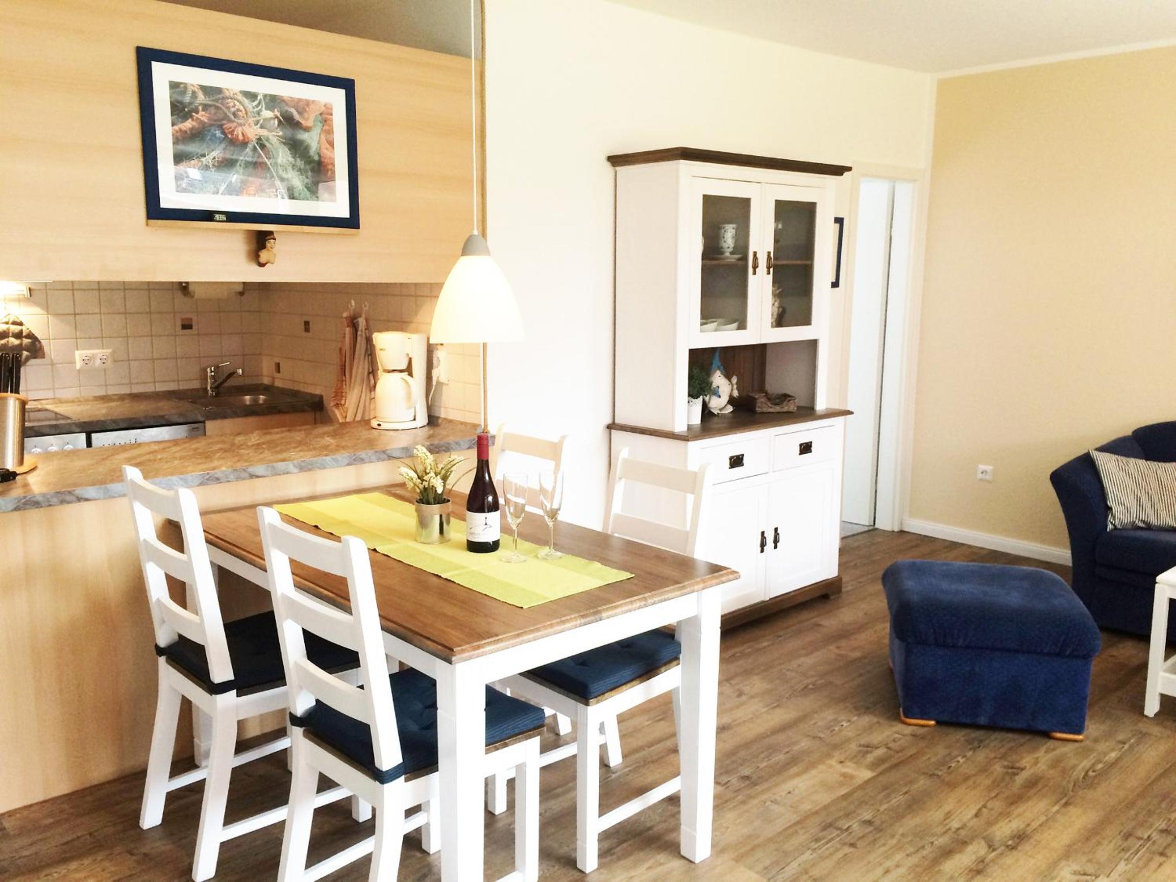 Apartment with Terrace photo 2