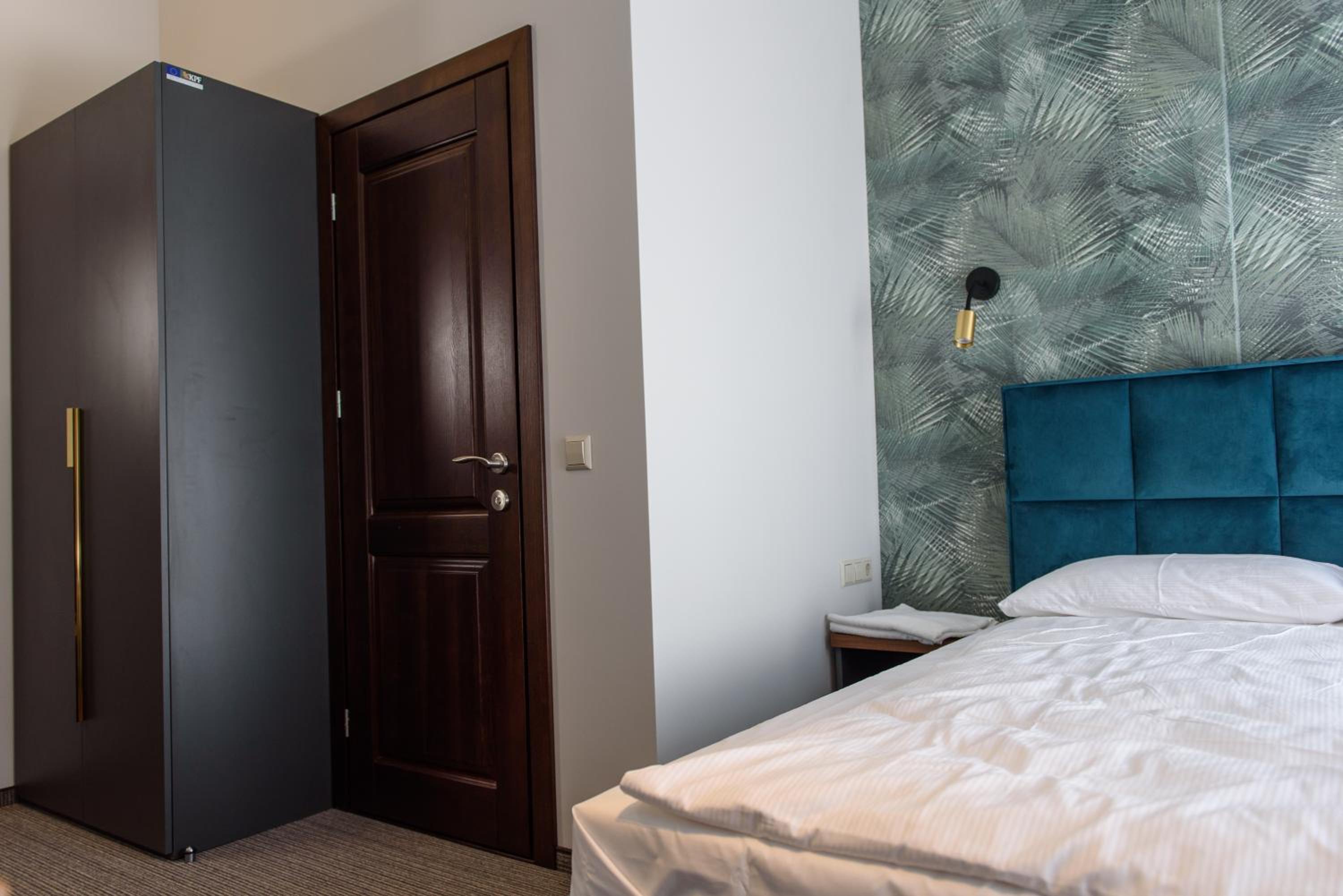 Triple Room with Balcony - Photo 8