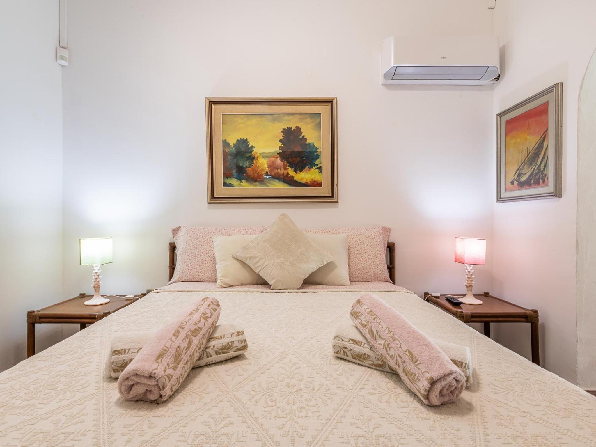 Queen Room with Pool View photo 2