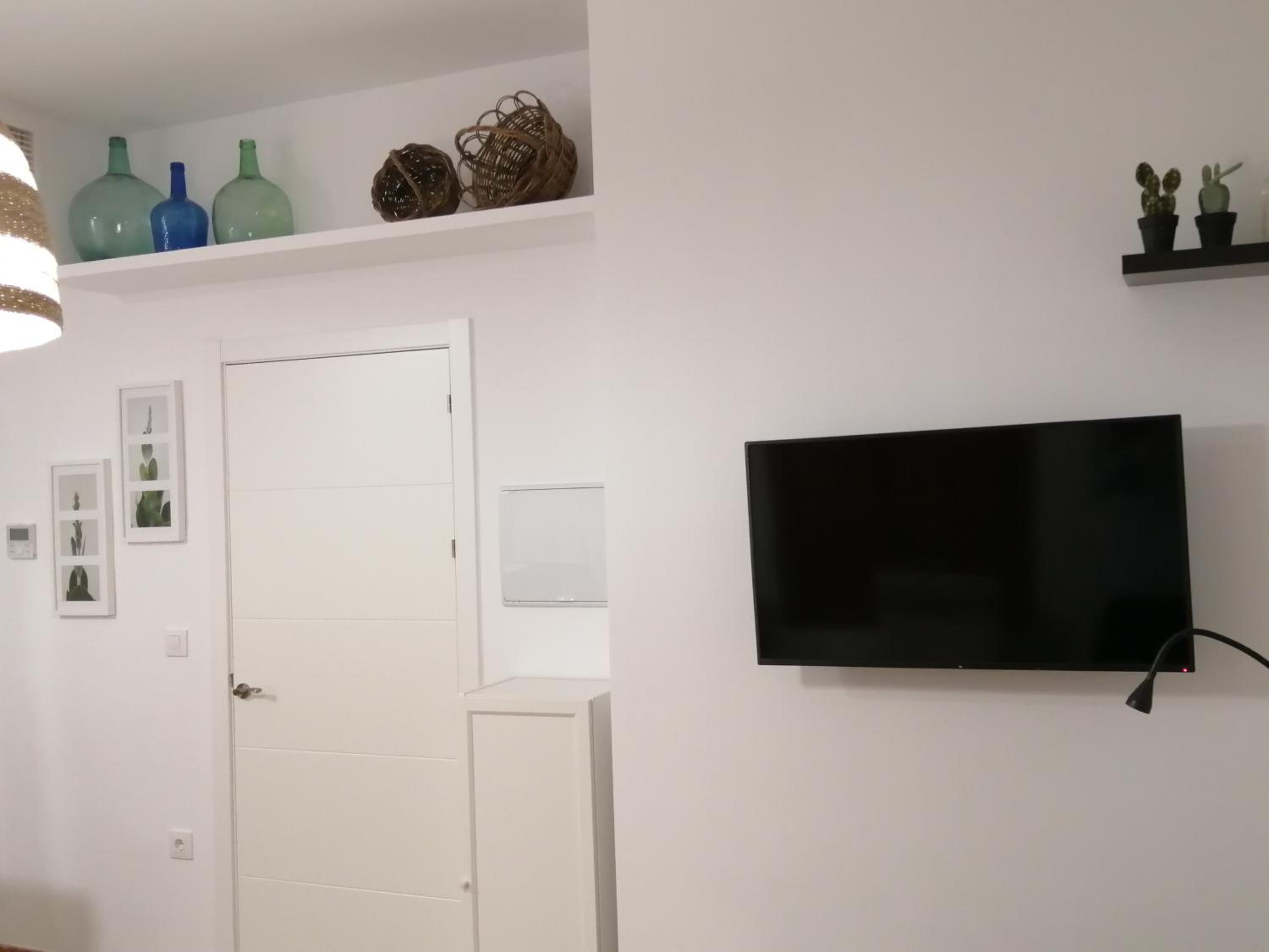 Apartment - Ground Floor - Photo 2