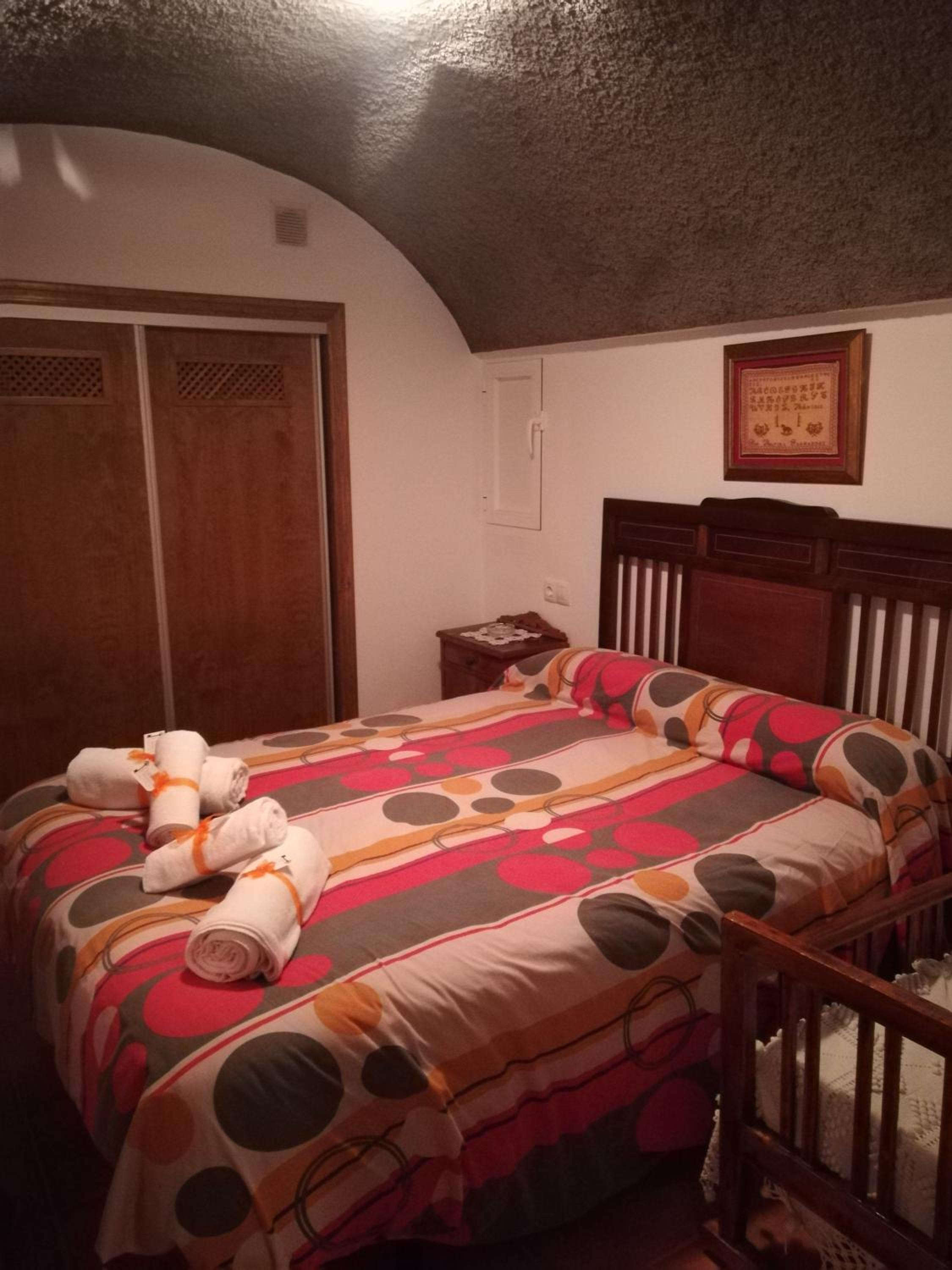 Two-Bedroom House - Photo 14