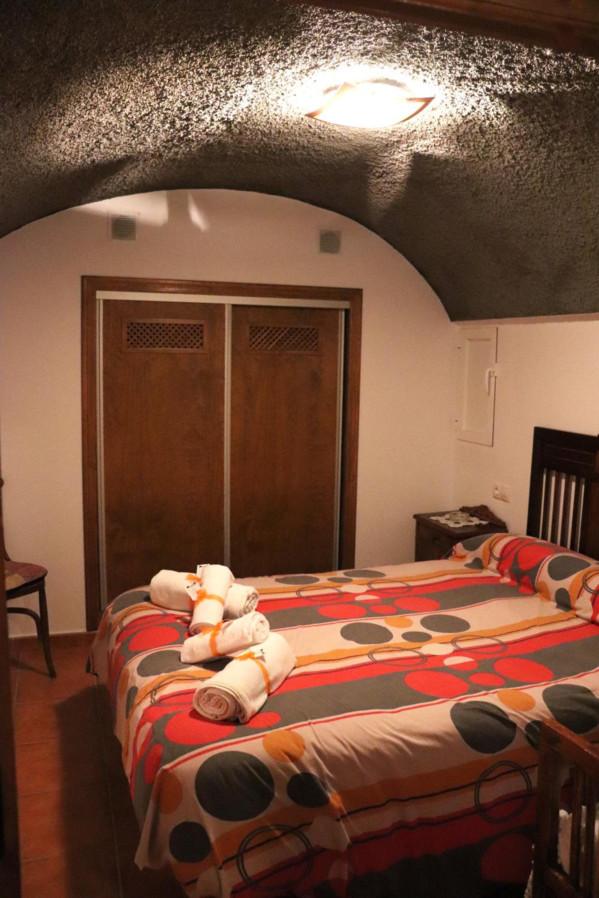Two-Bedroom House - Photo 11