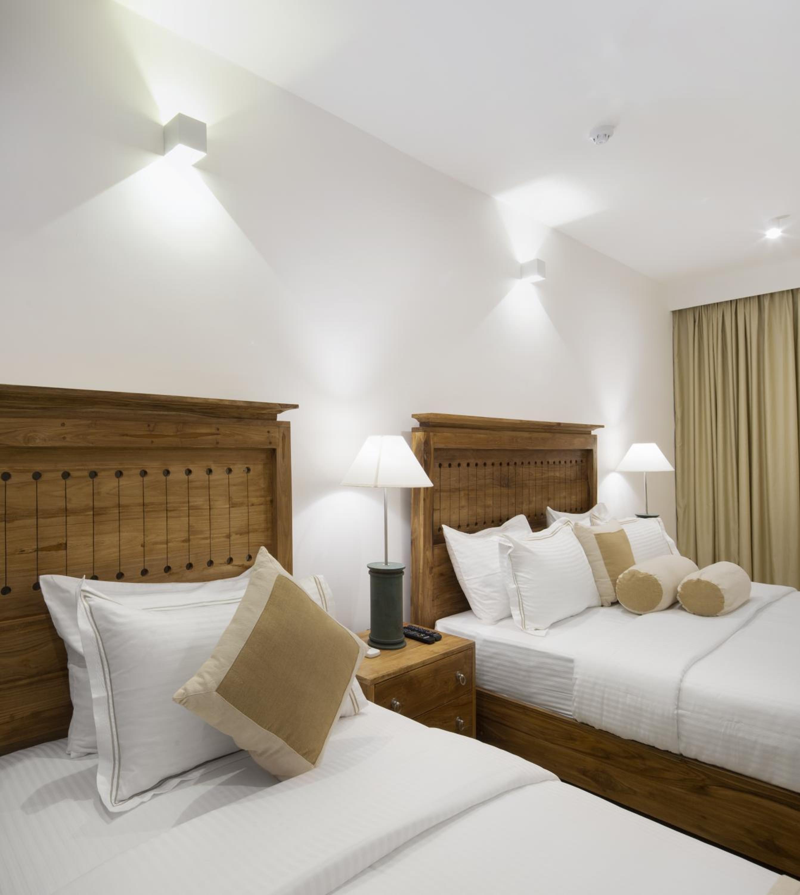 Super Deluxe Triple Room With Sea View - Photo 3