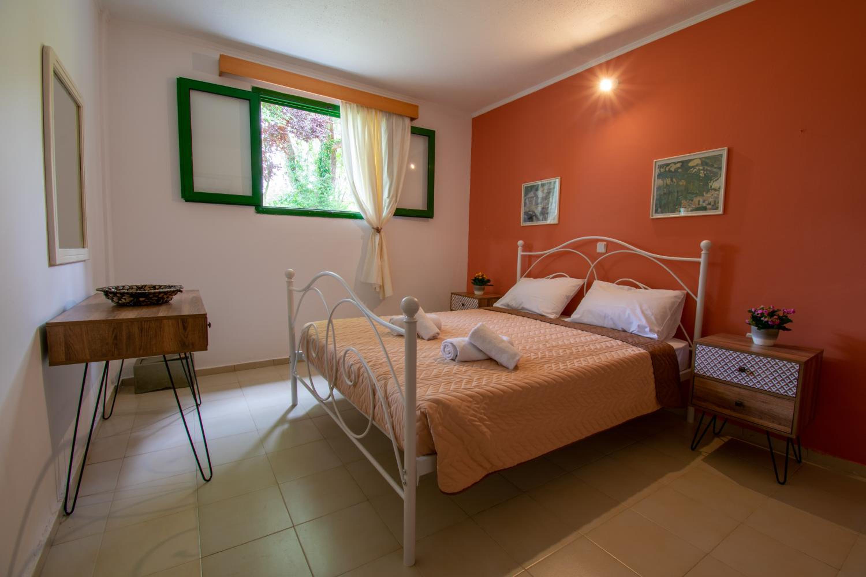 One-Bedroom Apartment with Garden View photo 1