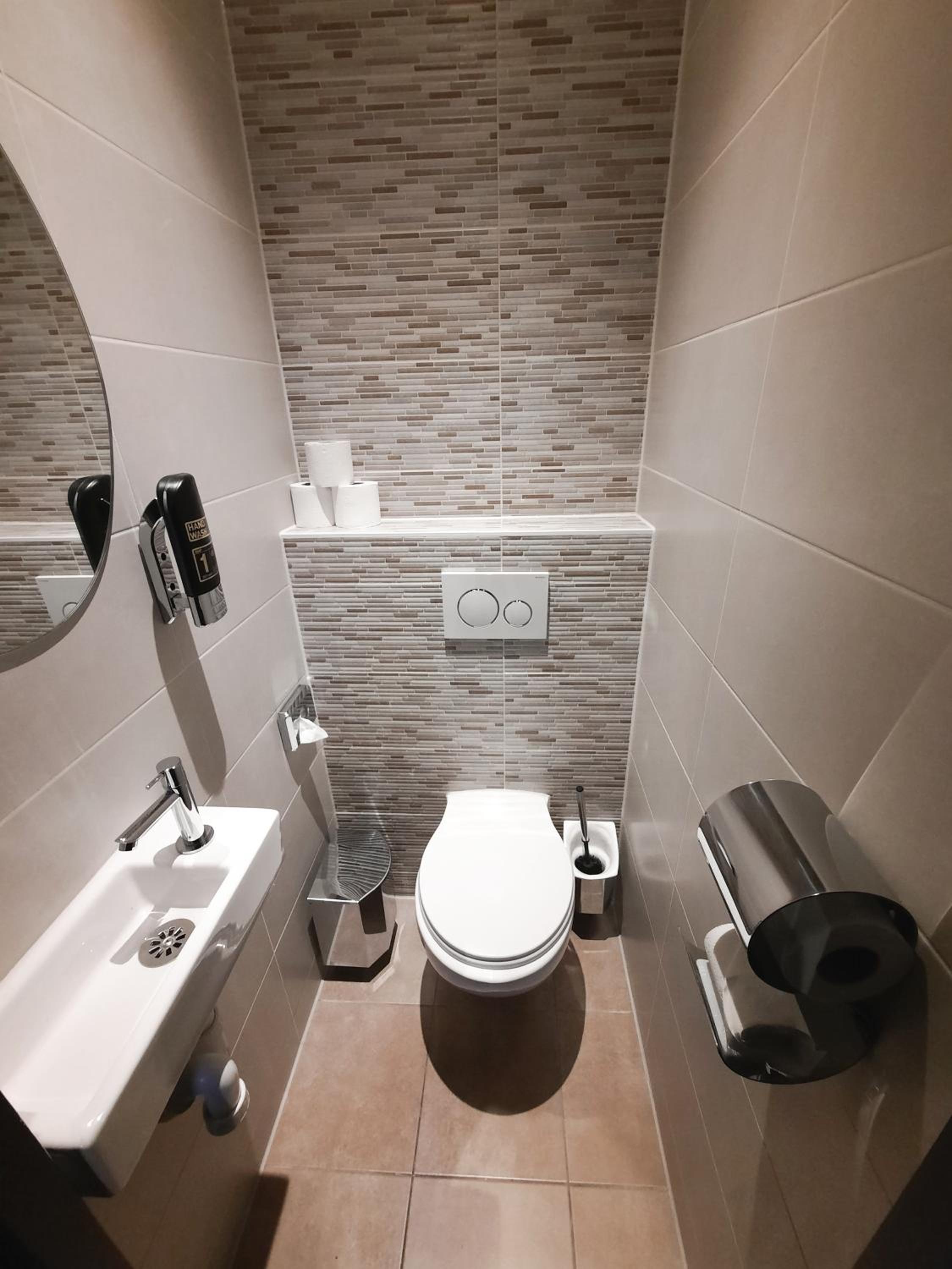 Double/Twin Room with Shared Bathroom