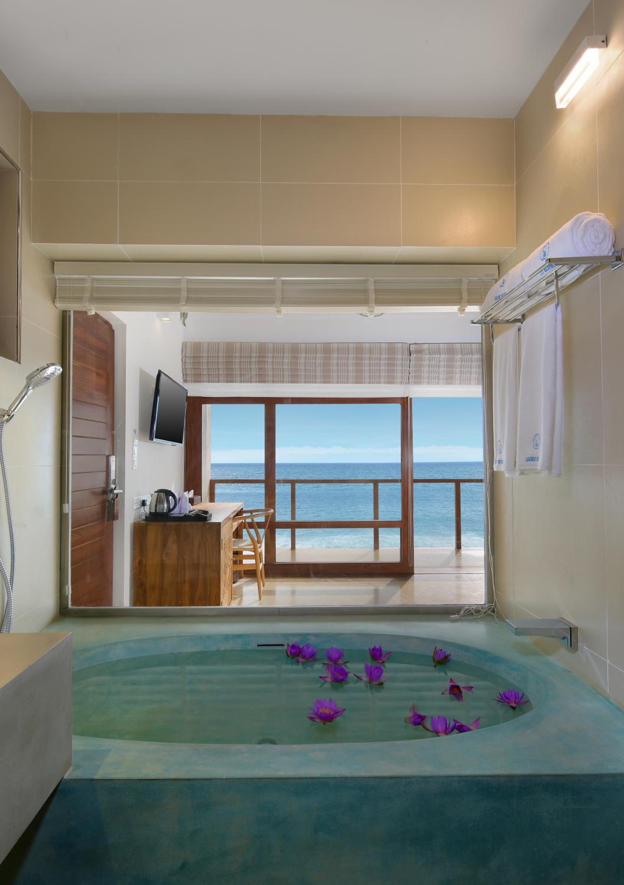 Suite With Sea View - Photo 6