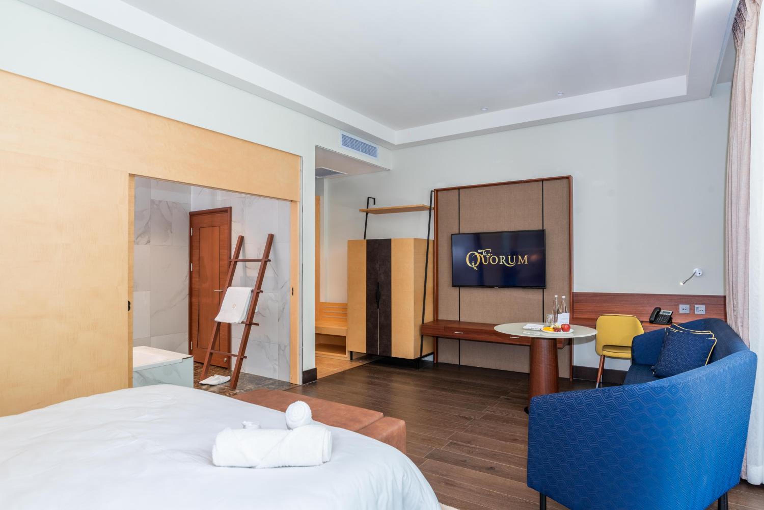 King Suite - Photo 15