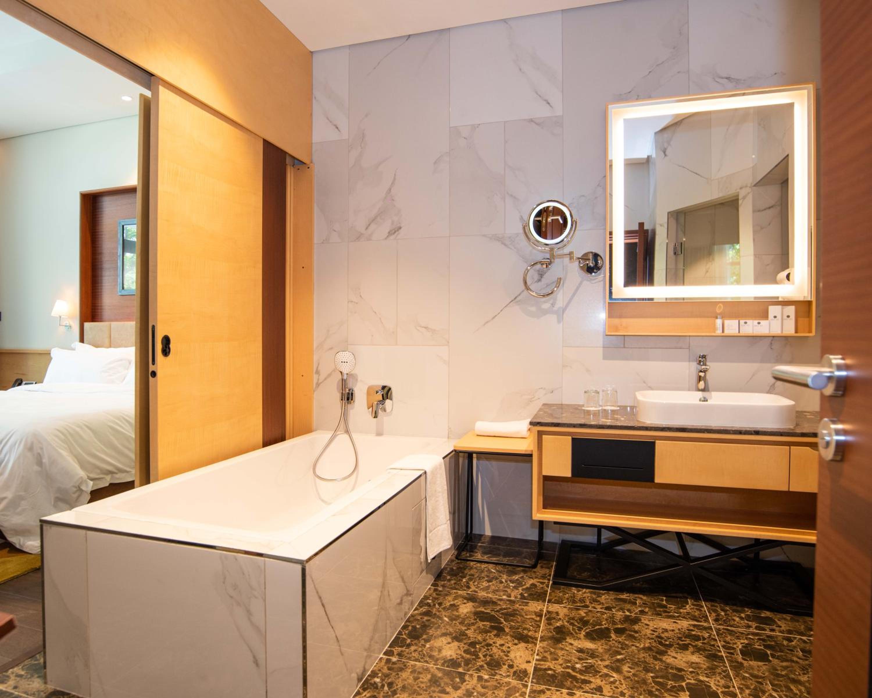 King Suite - Photo 13