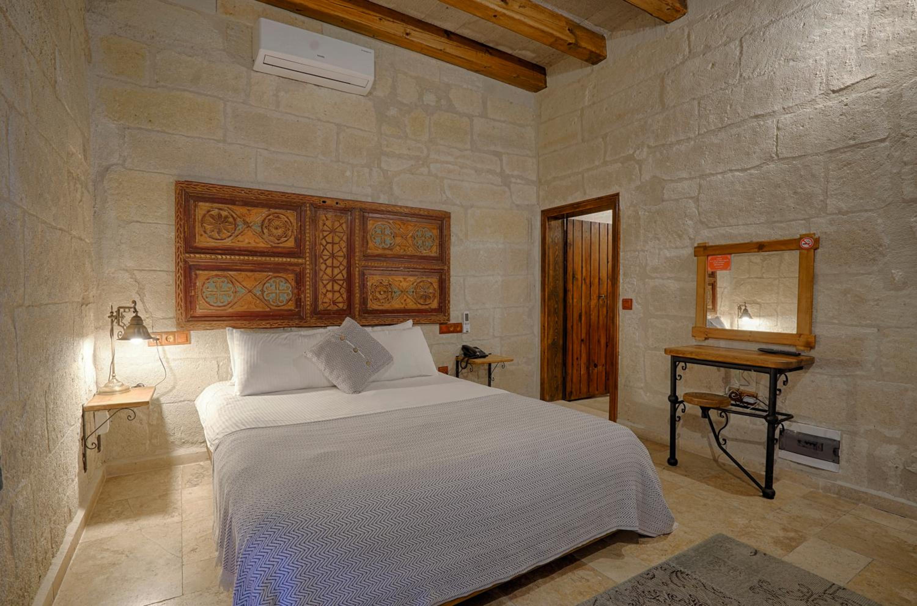 Stone Room - Photo 1