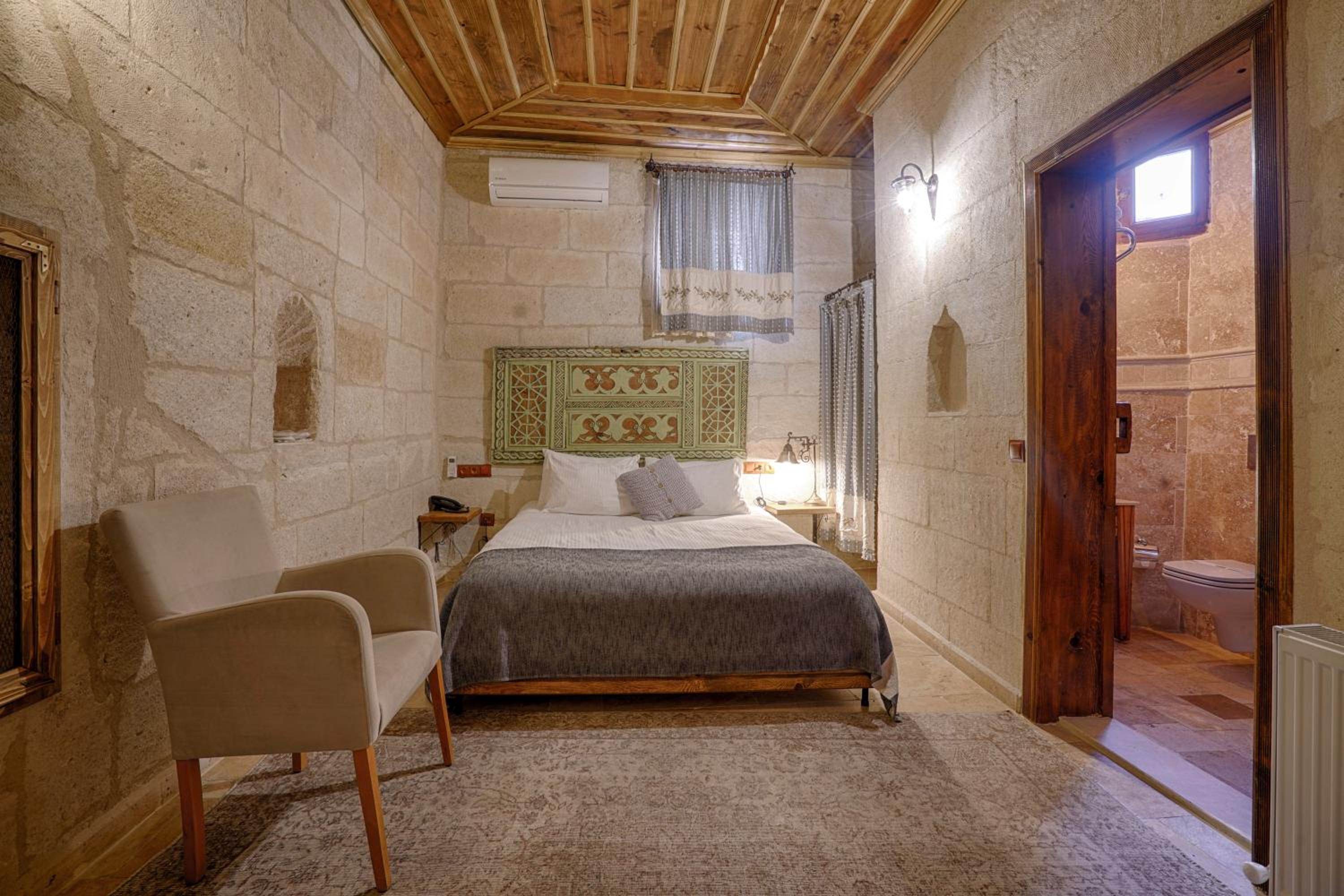 Stone Room - Photo 18