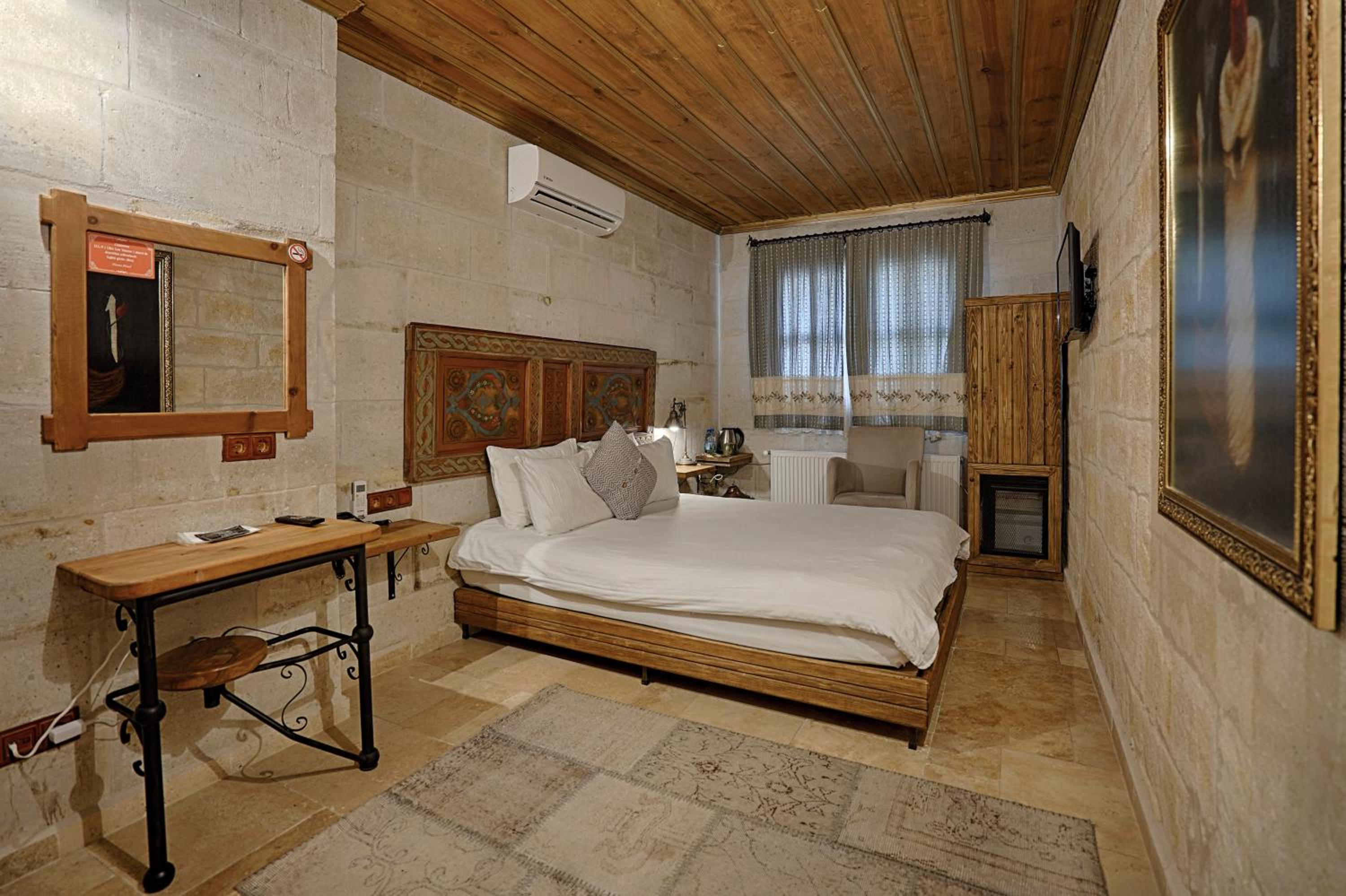 Stone Room - Photo 12