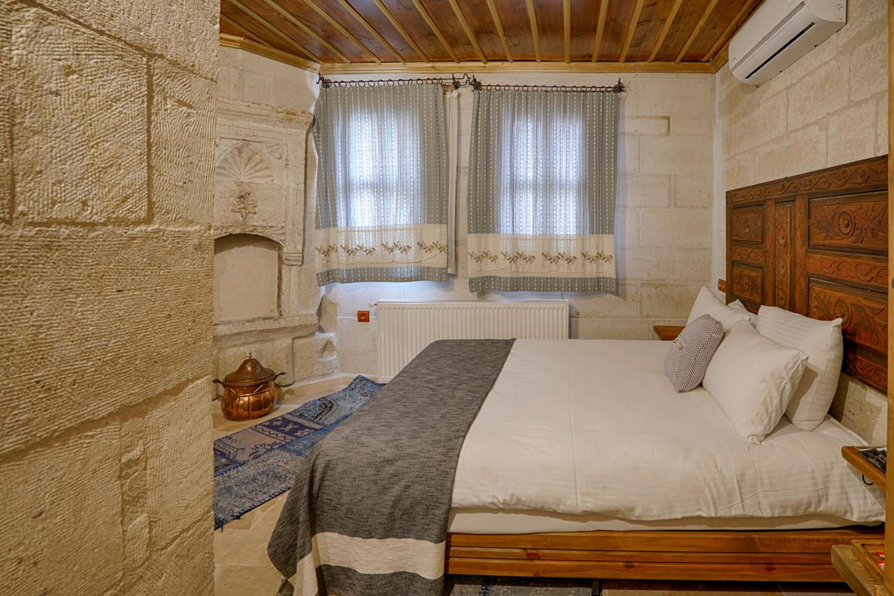 Stone Room - Photo 7