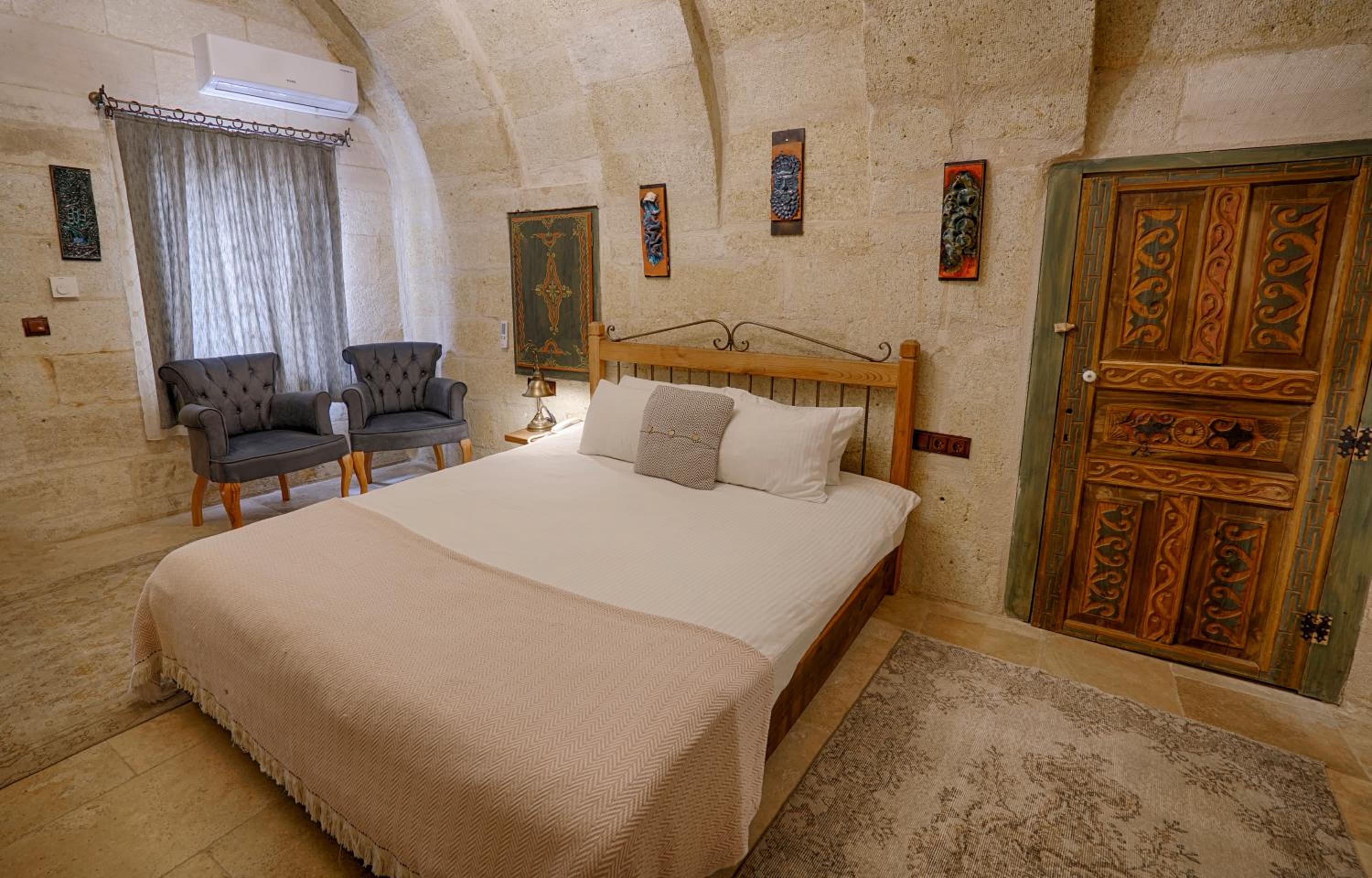 Deluxe Room - Photo 20
