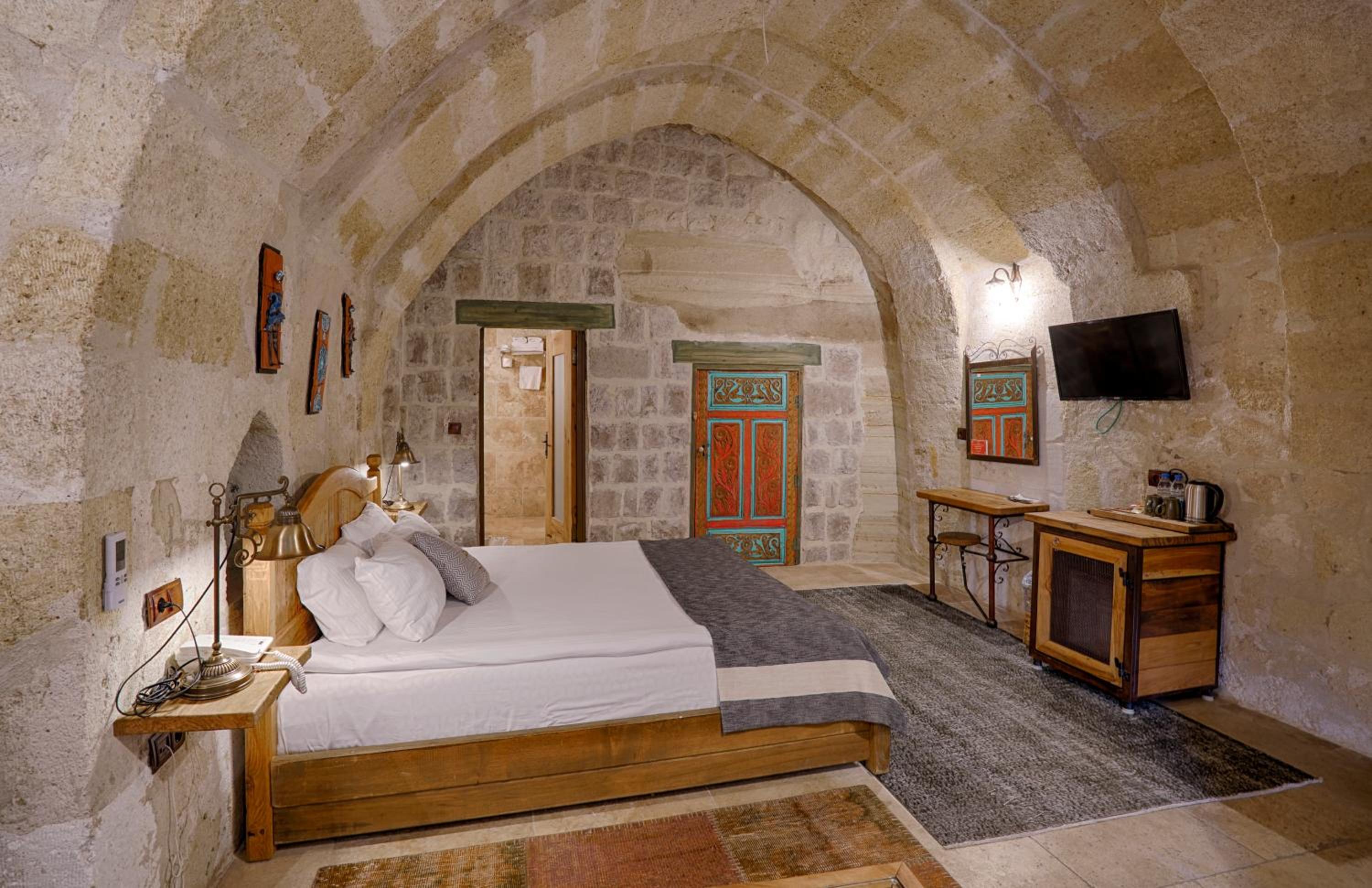 Deluxe Room - Photo 17