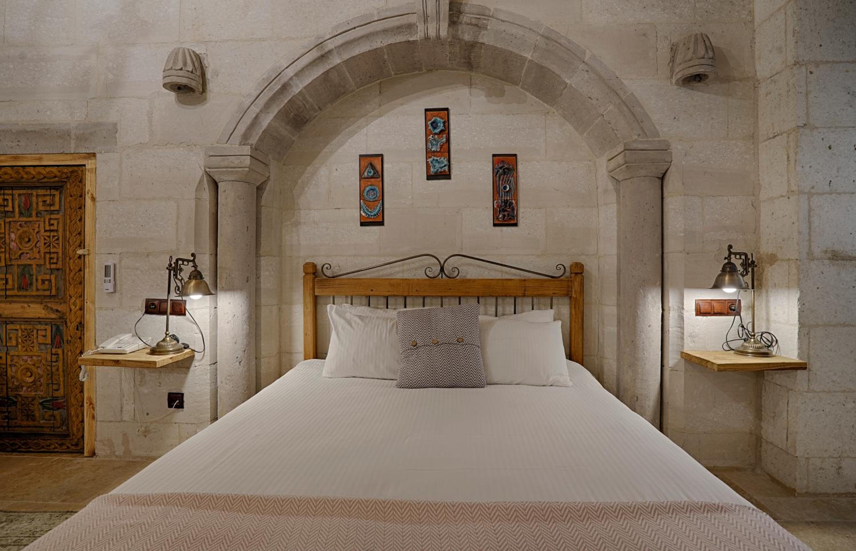 Deluxe Room - Photo 13