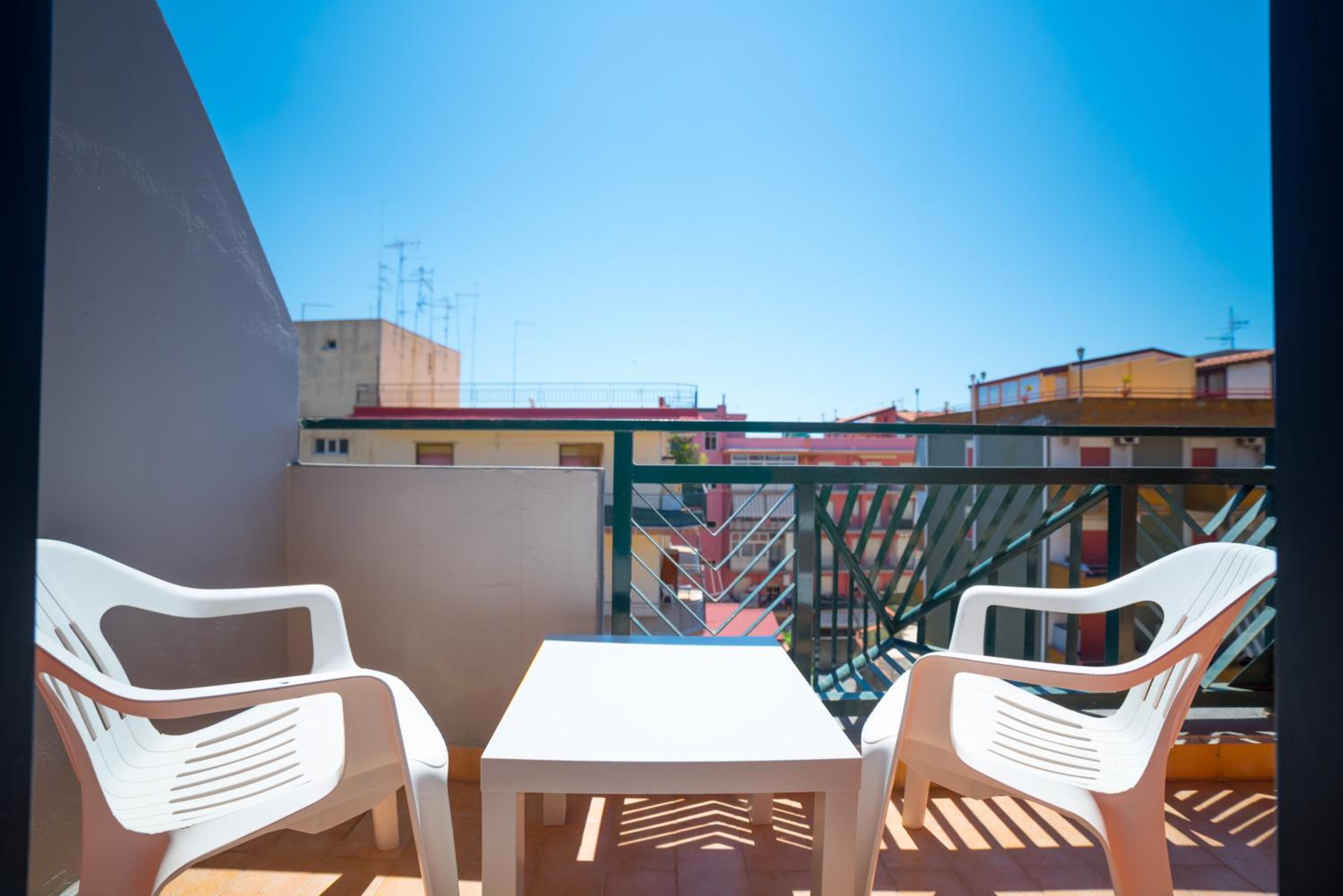 Standard Double Room - Photo 4