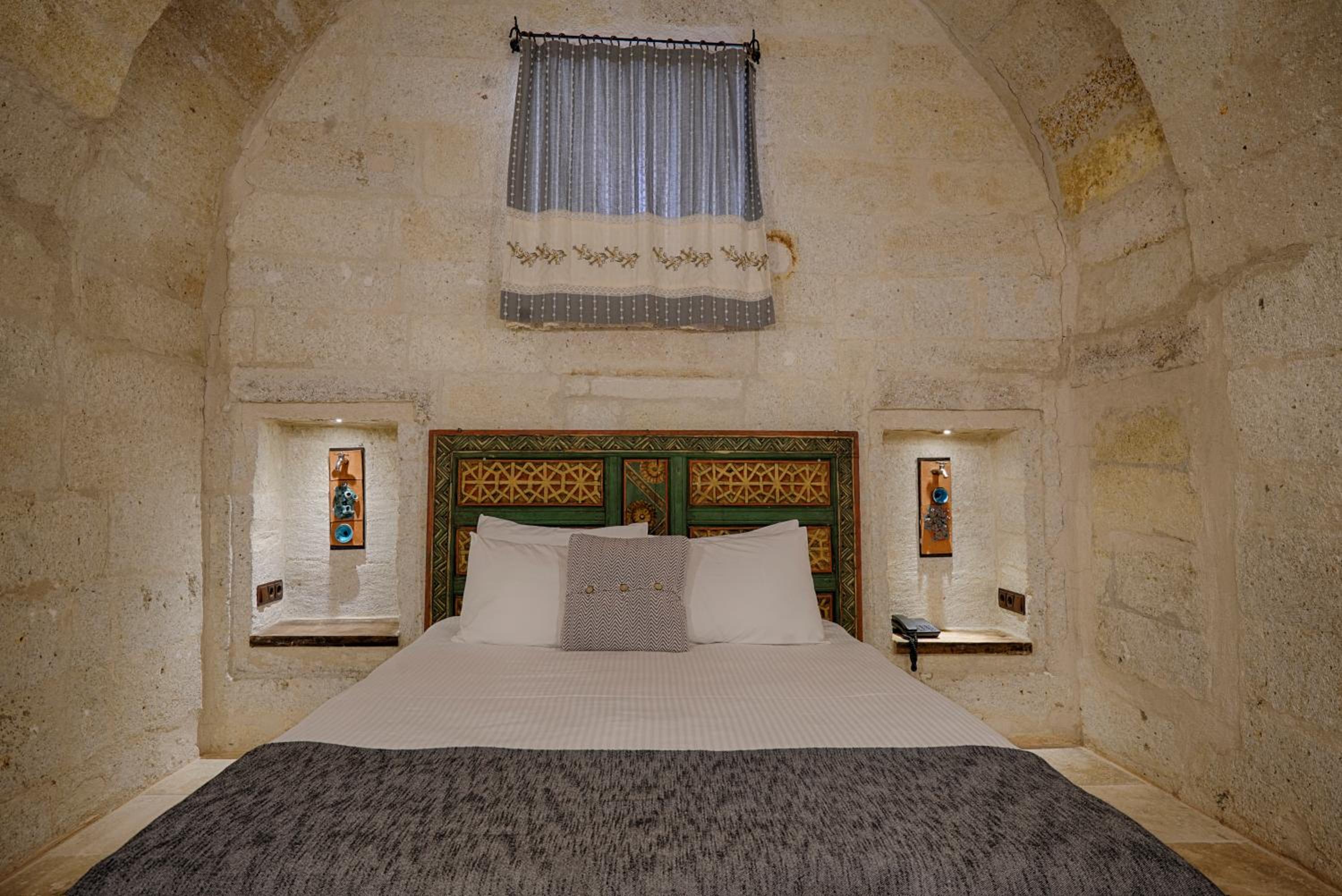 Suite - Photo 28