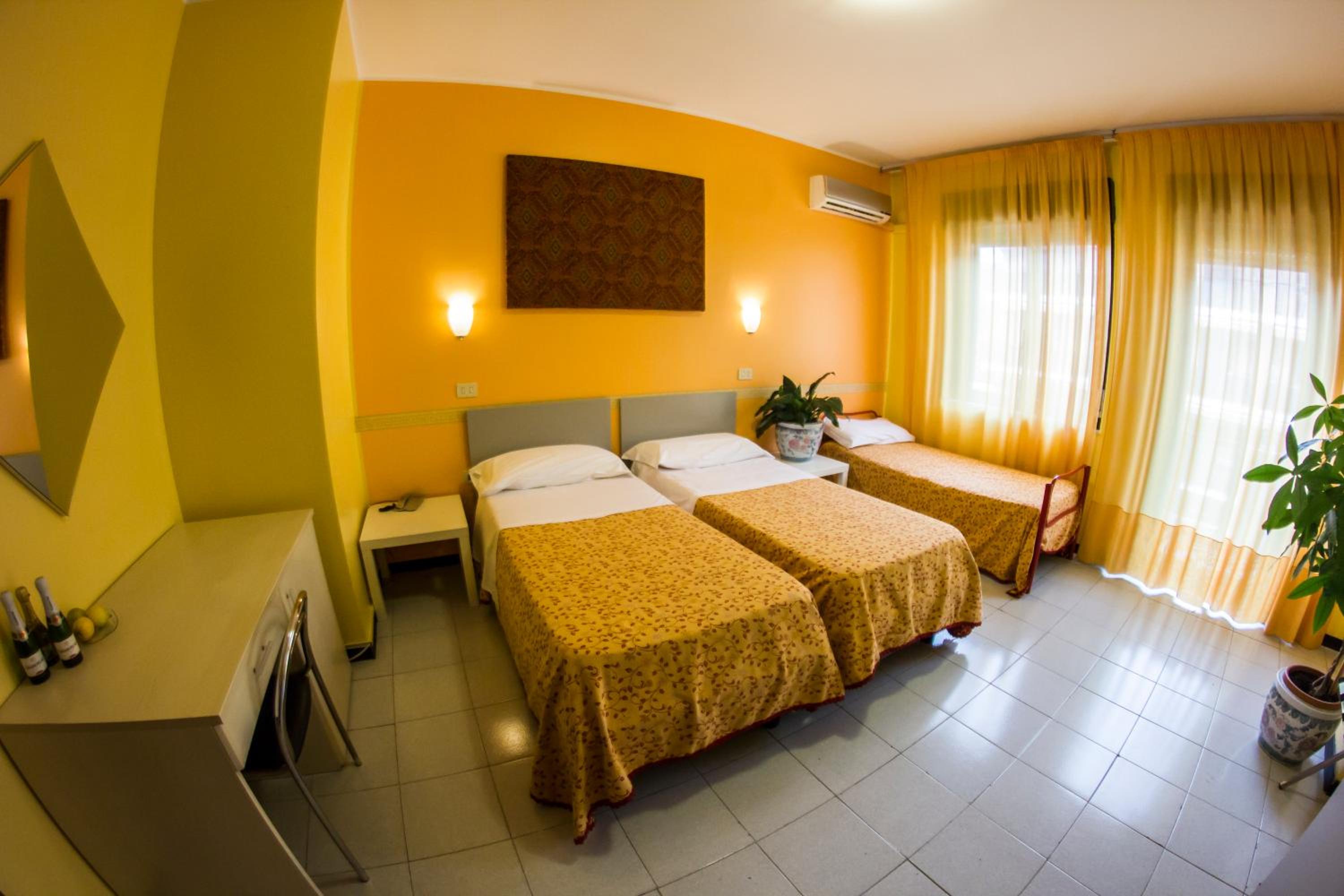 Superior Triple Room - Photo 2