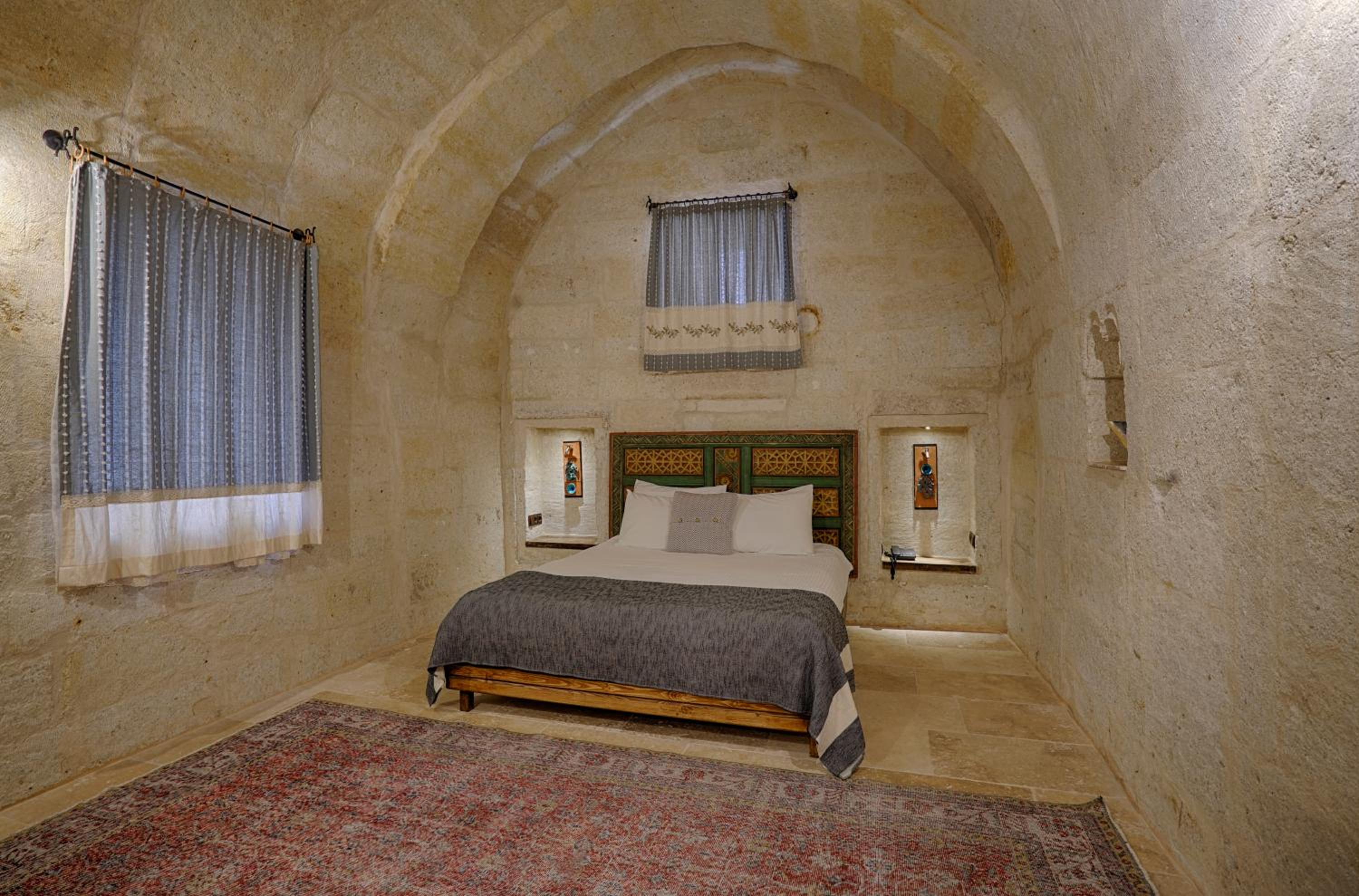Suite - Photo 27