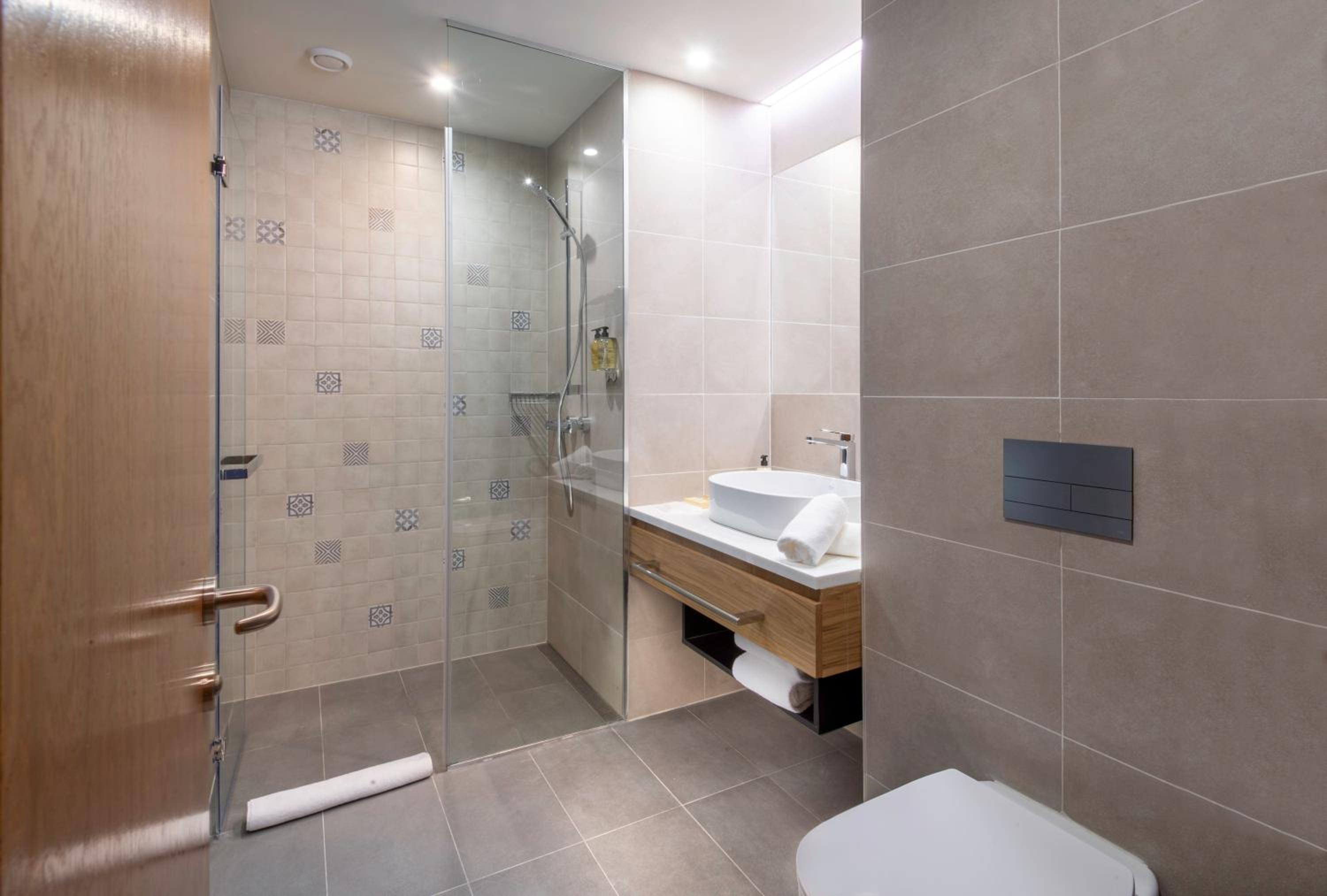 Premium Twin Room photo 2
