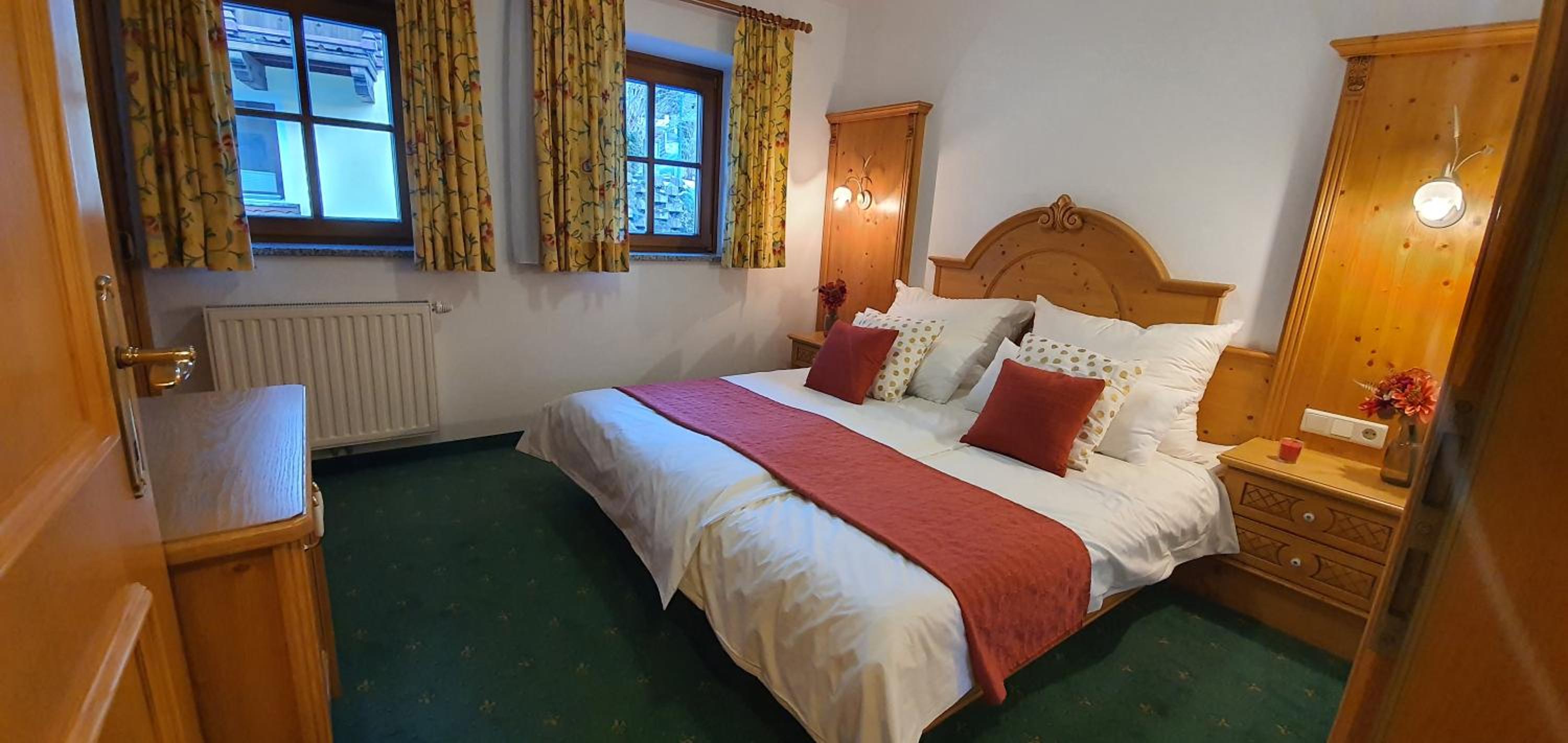 Standard Two-Bedroom Apartment - Photo 3