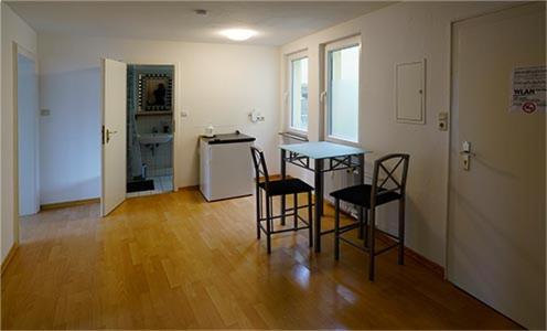 Standard Double Room with Shared Bathroom photo 2
