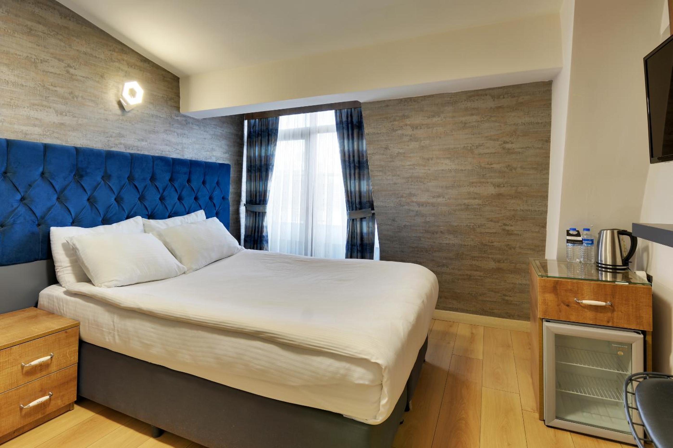 Large Double Room photo 1