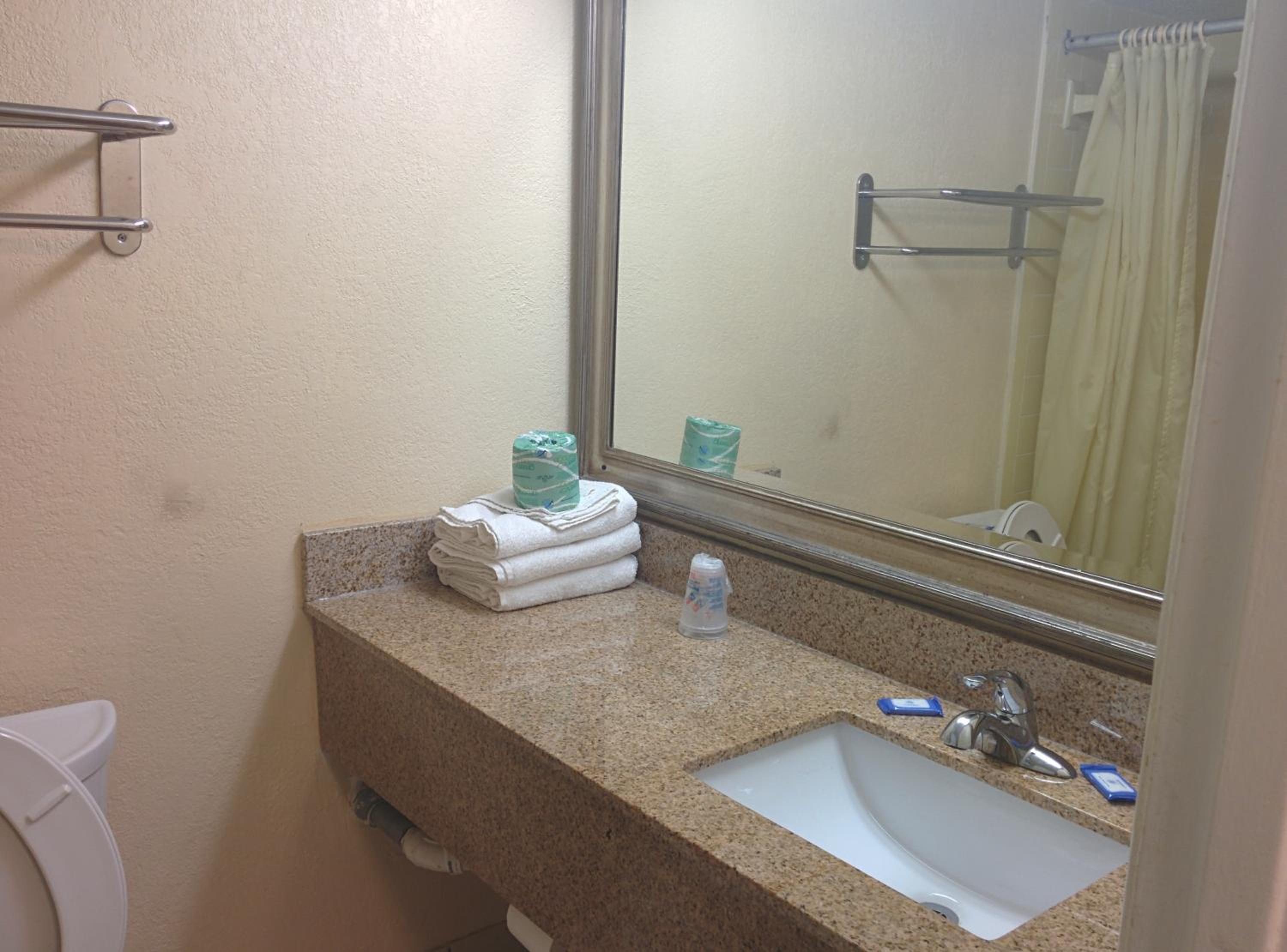 Double Room with Side View - Photo 4