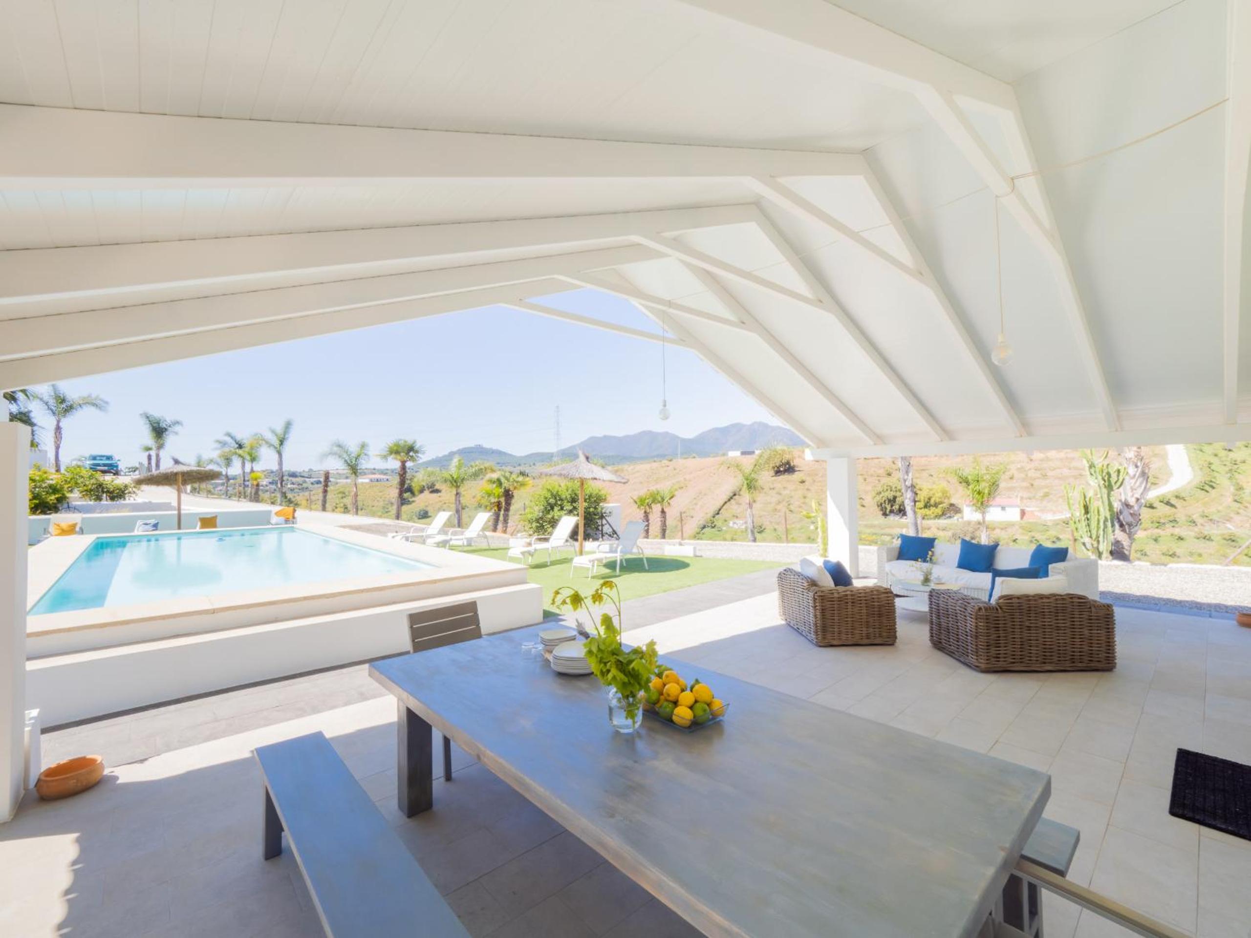 Villa photo 3