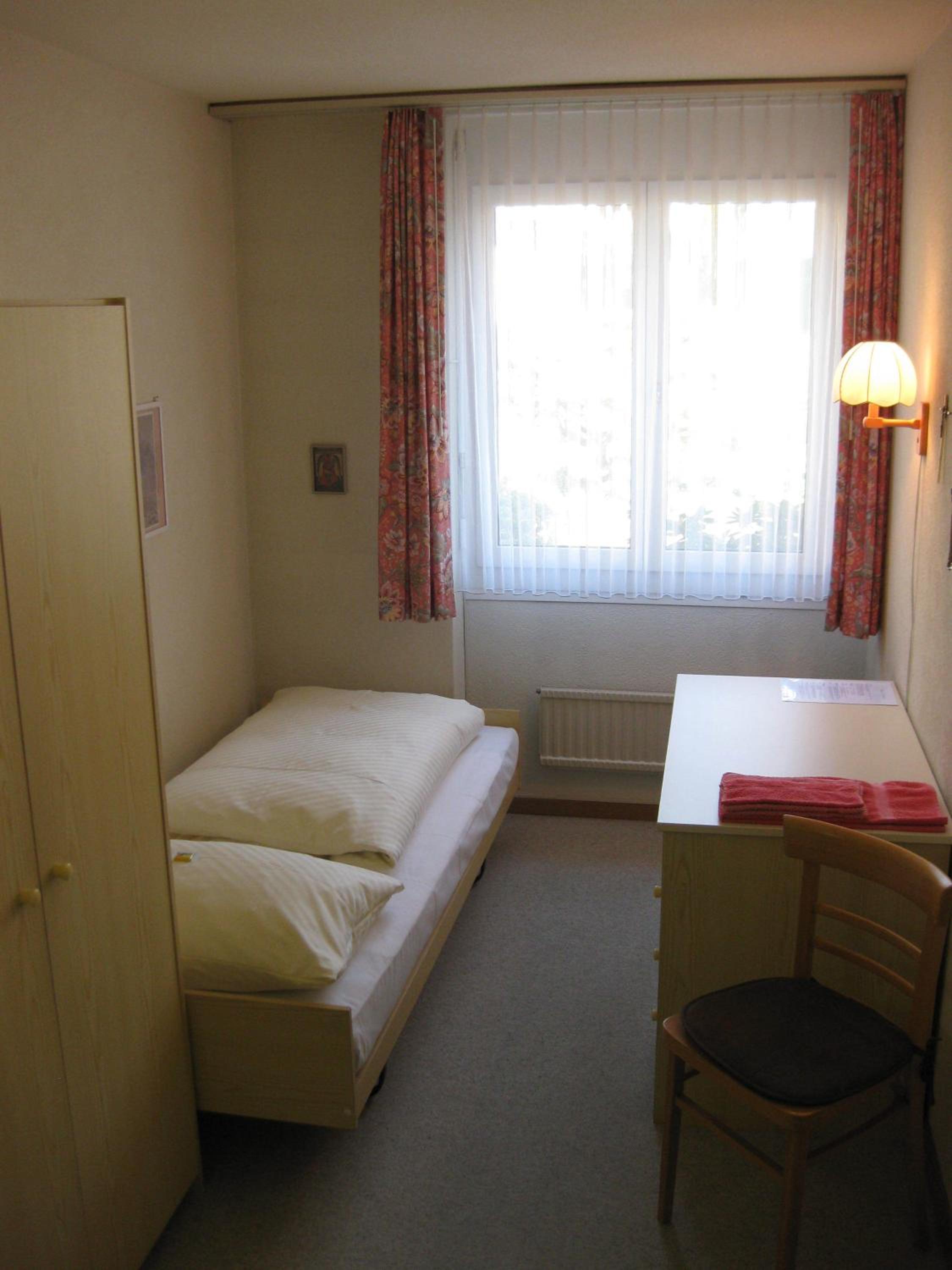 Single Room with Shared Bathroom photo 1