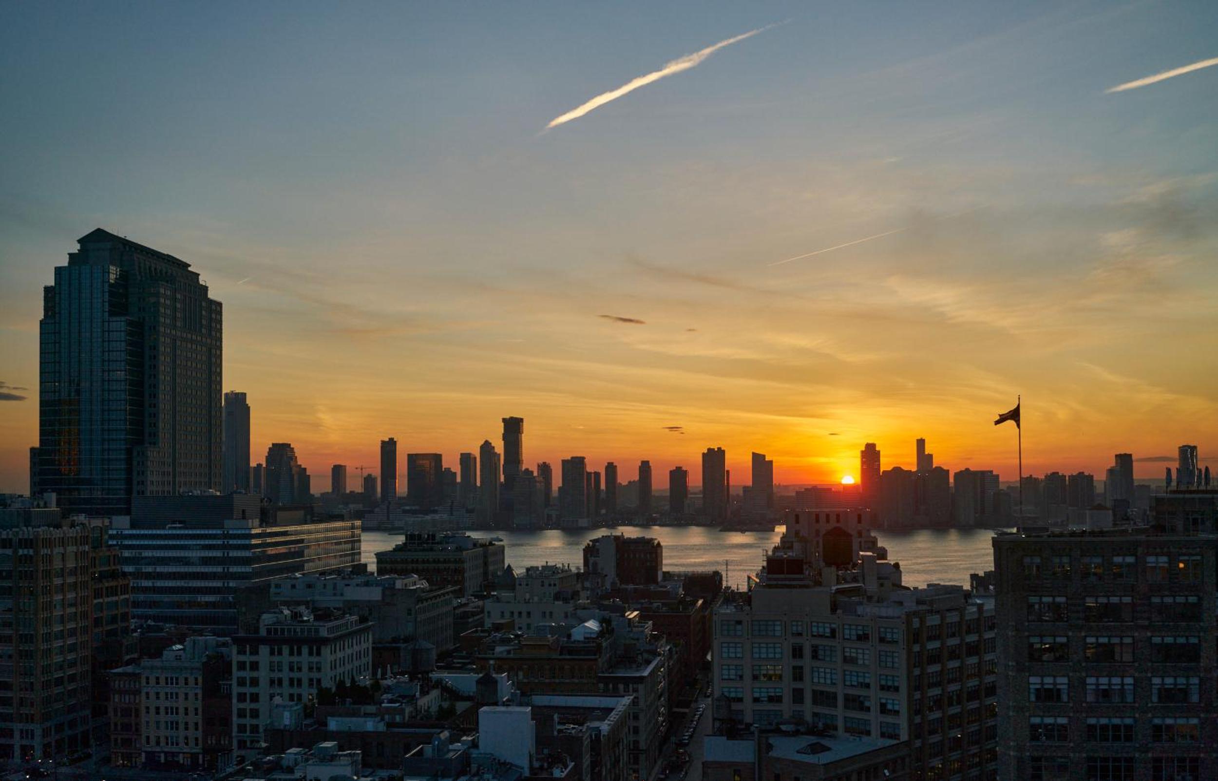 Deluxe King Room with City View