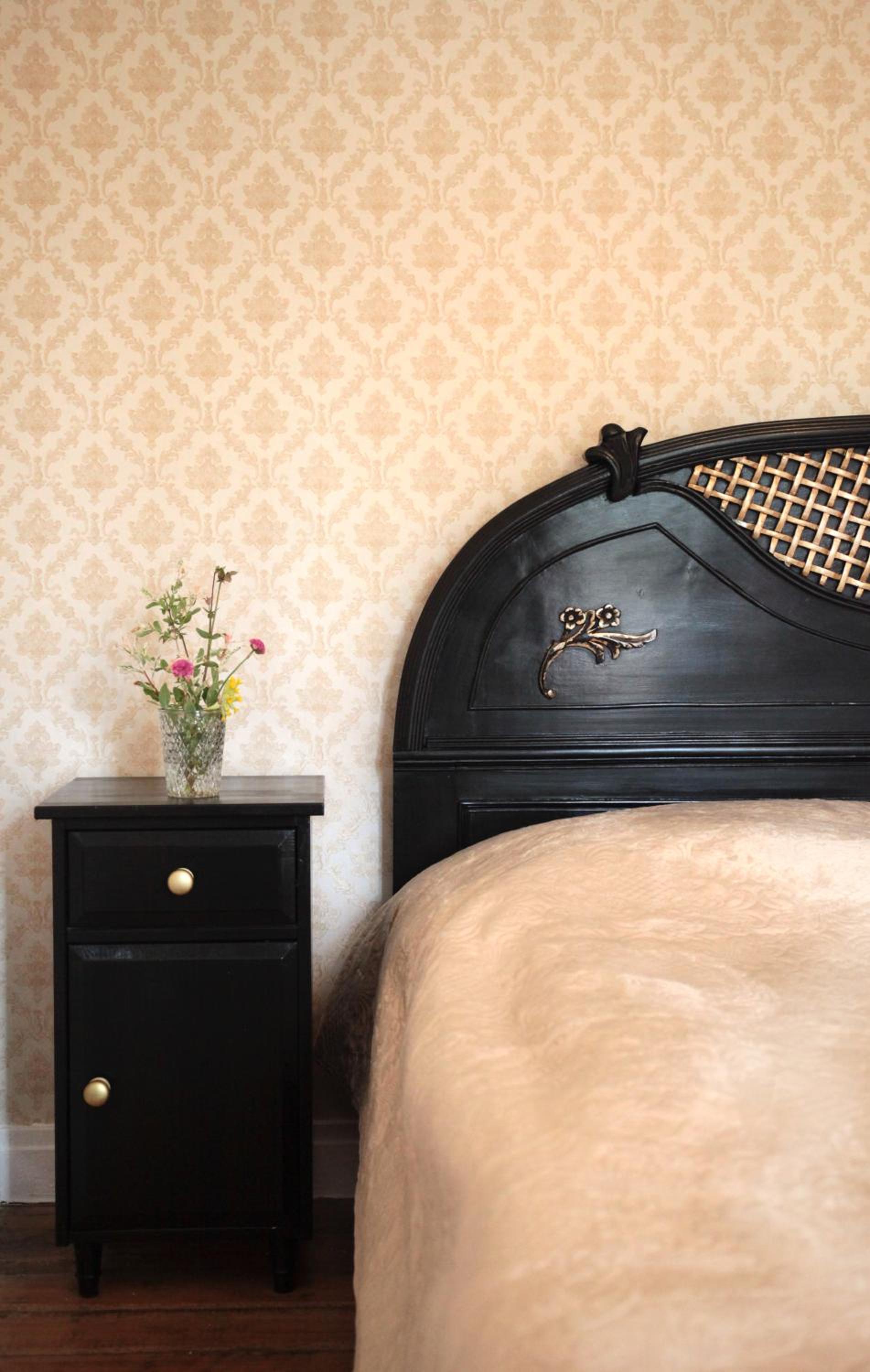 Deluxe King Room - Photo 8