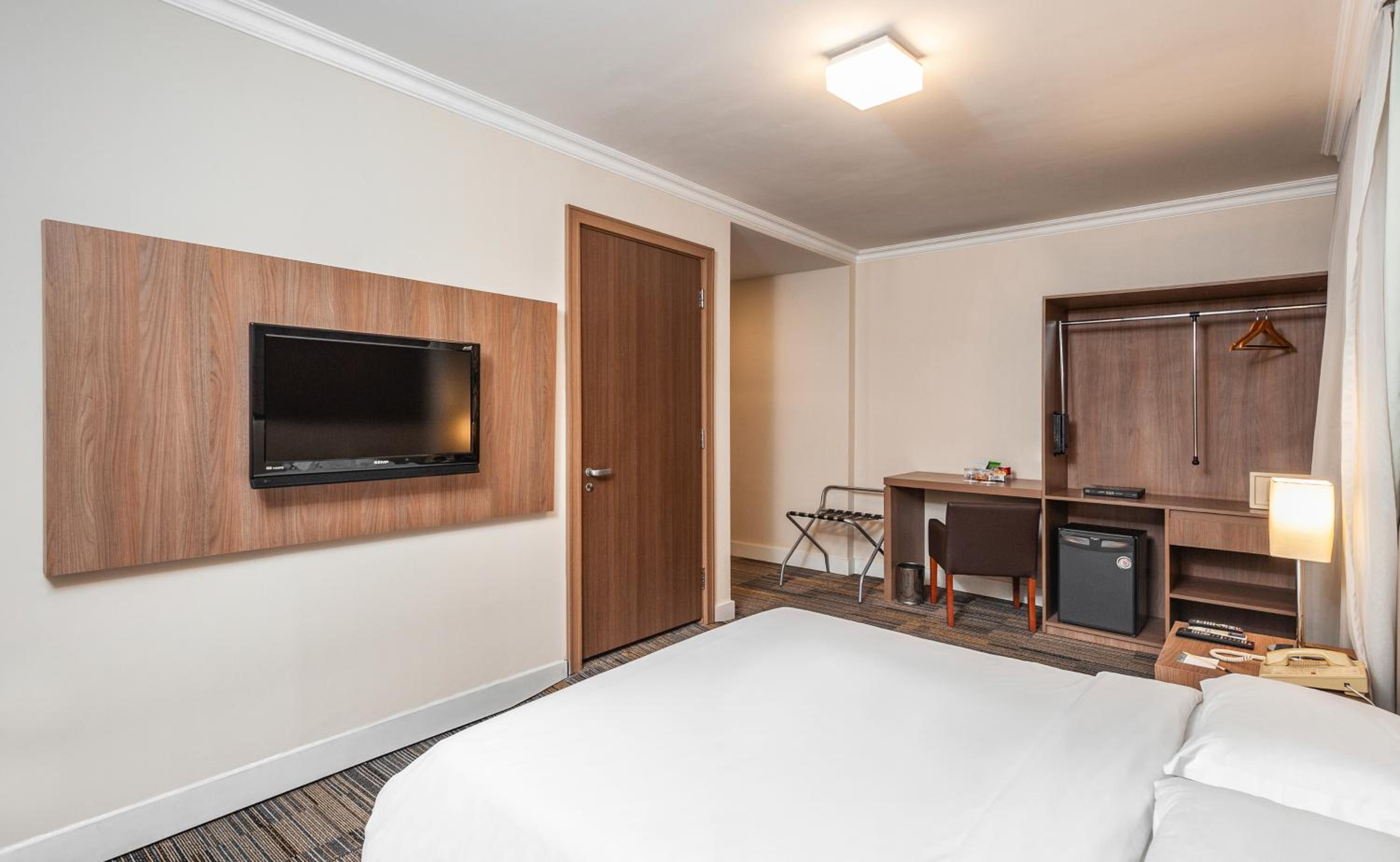 Superior Double Room - Disability Access - Photo 1