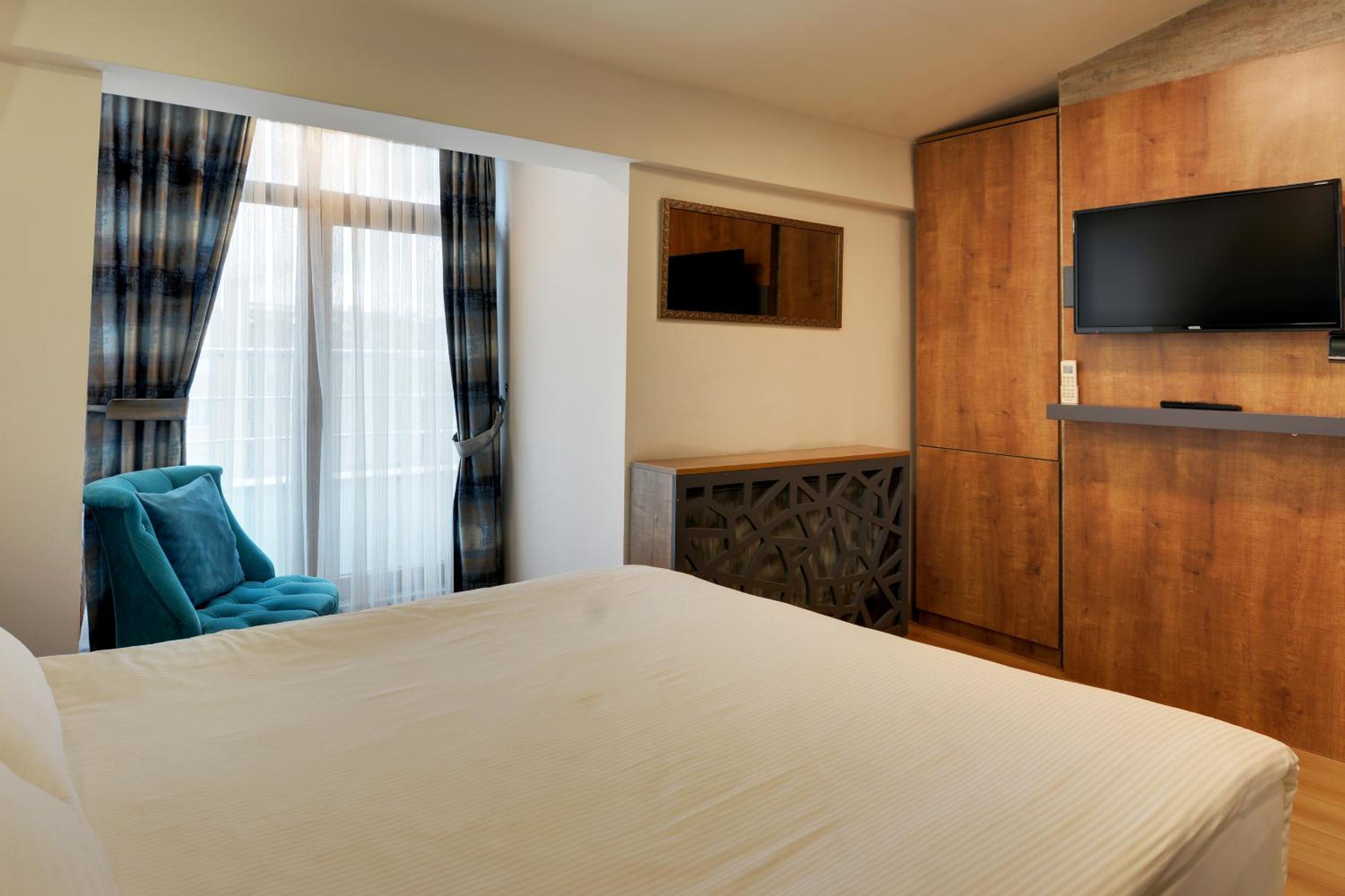 Large Double Room photo 3