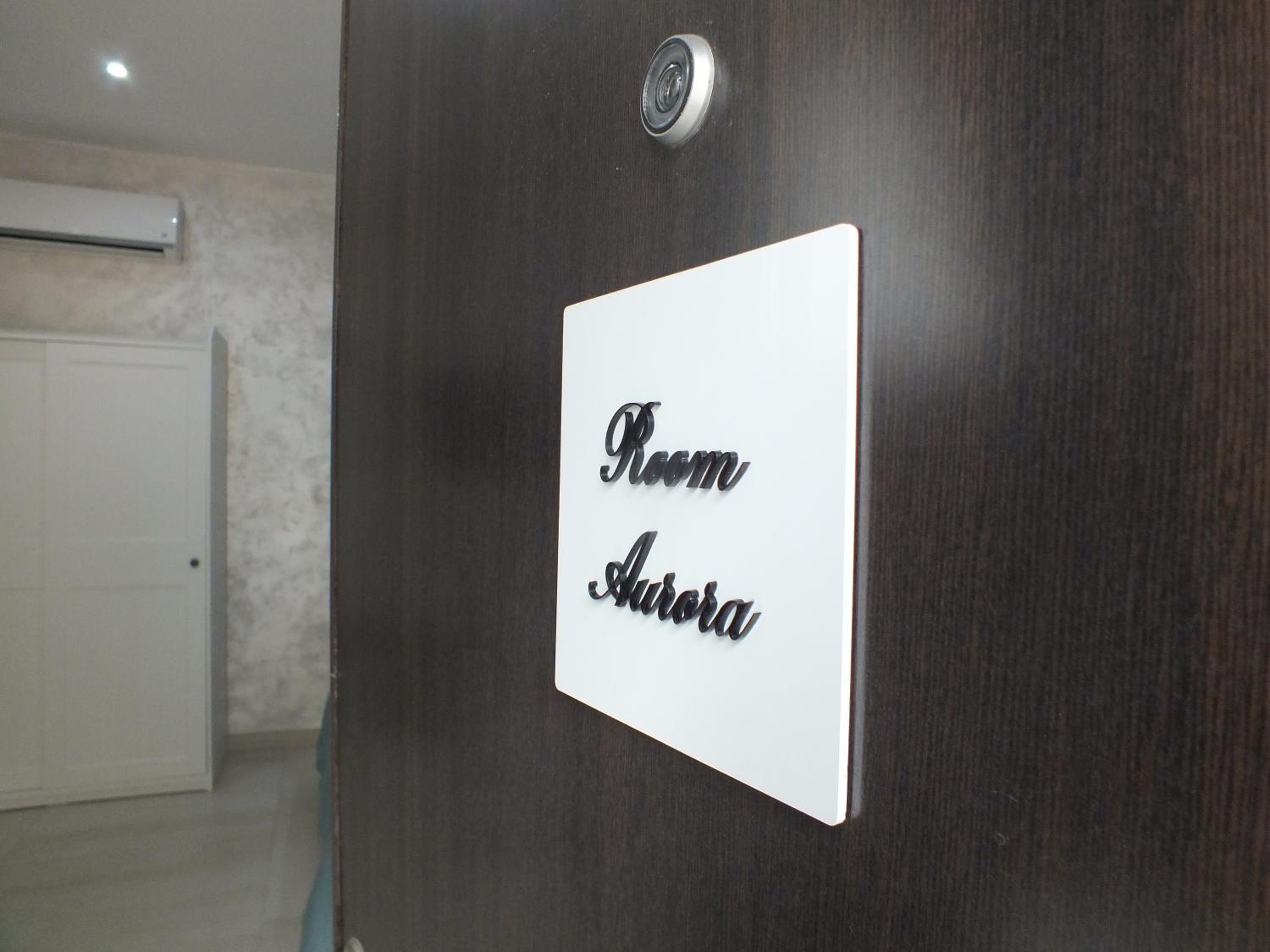 Queen Room - Photo 1