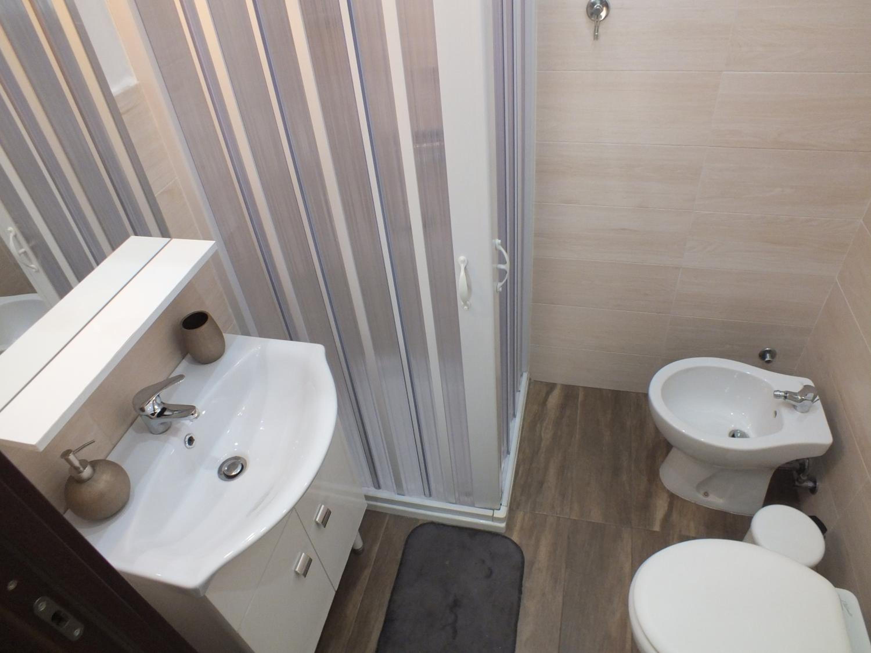 Queen Room - Photo 2