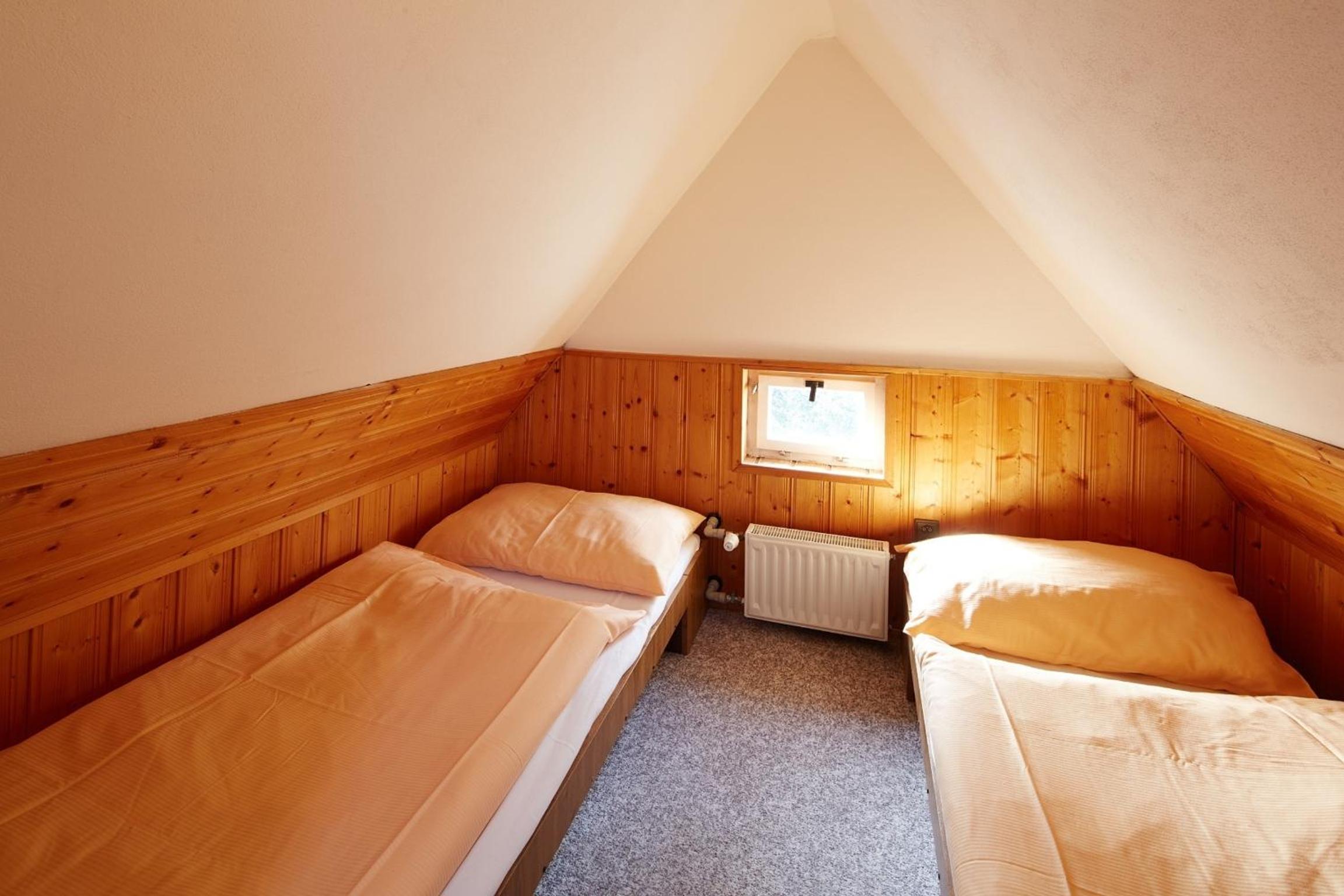 Twin Room with Shared Toilet photo 1