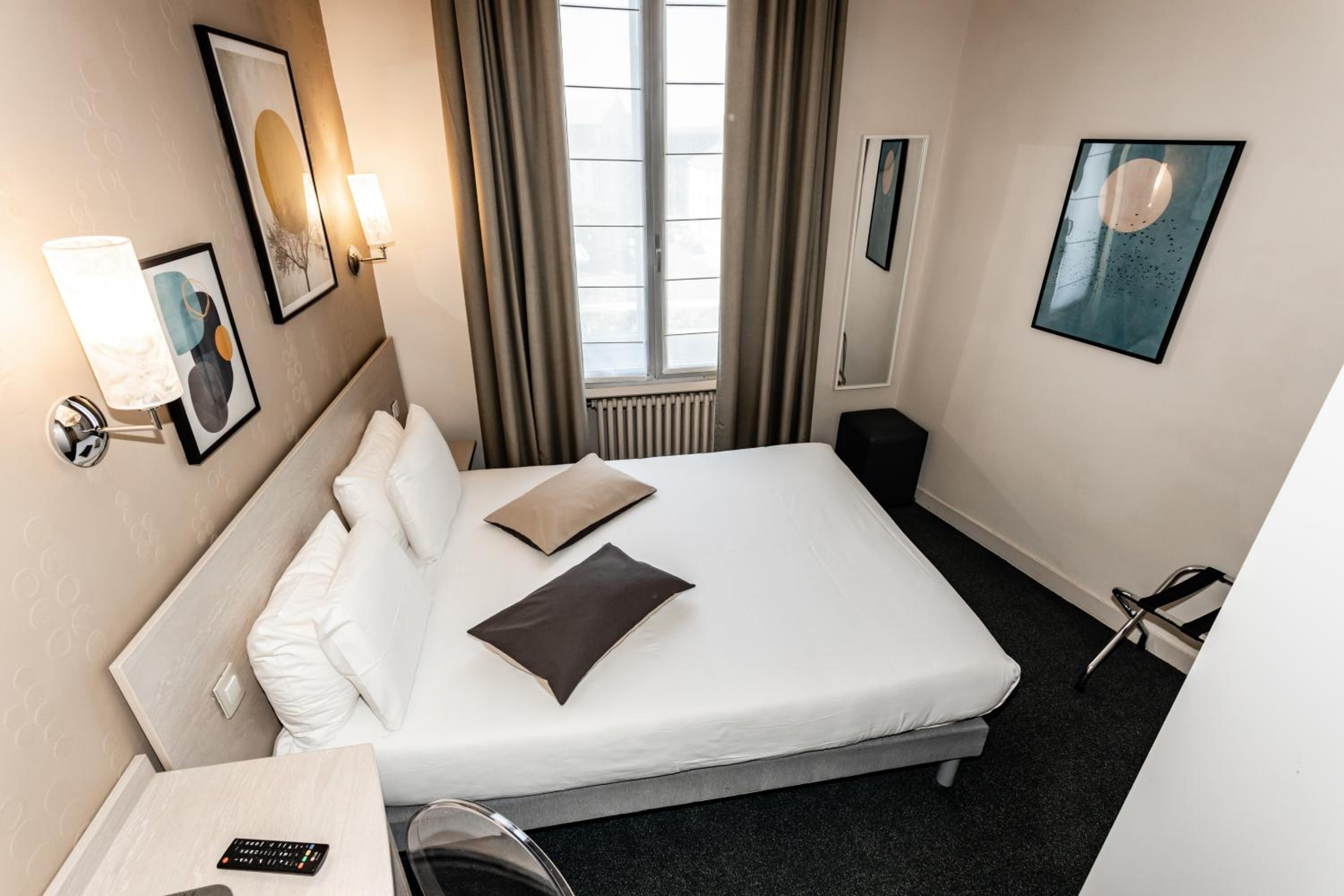 Double Room - Photo 6