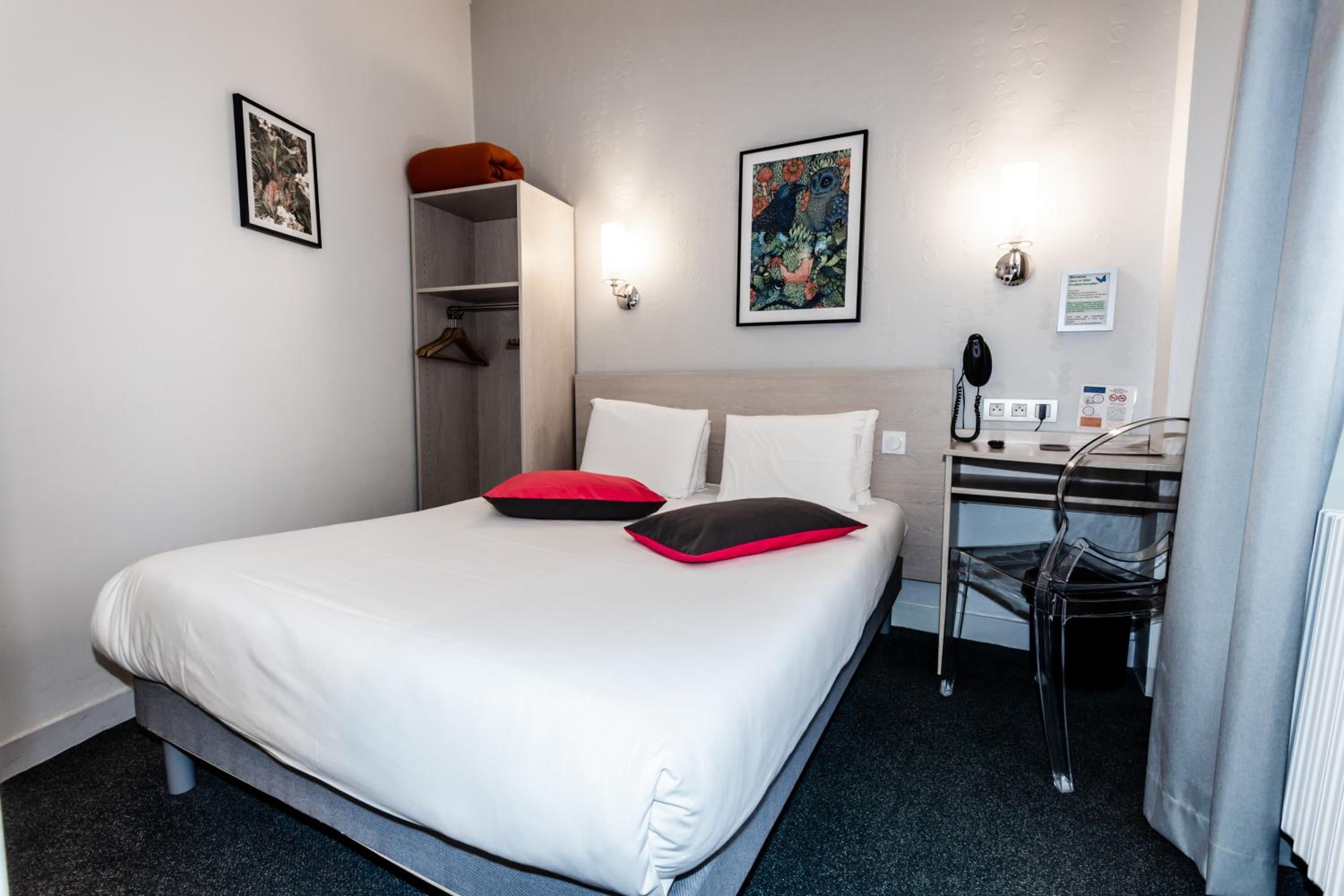 Double Room - Photo 5