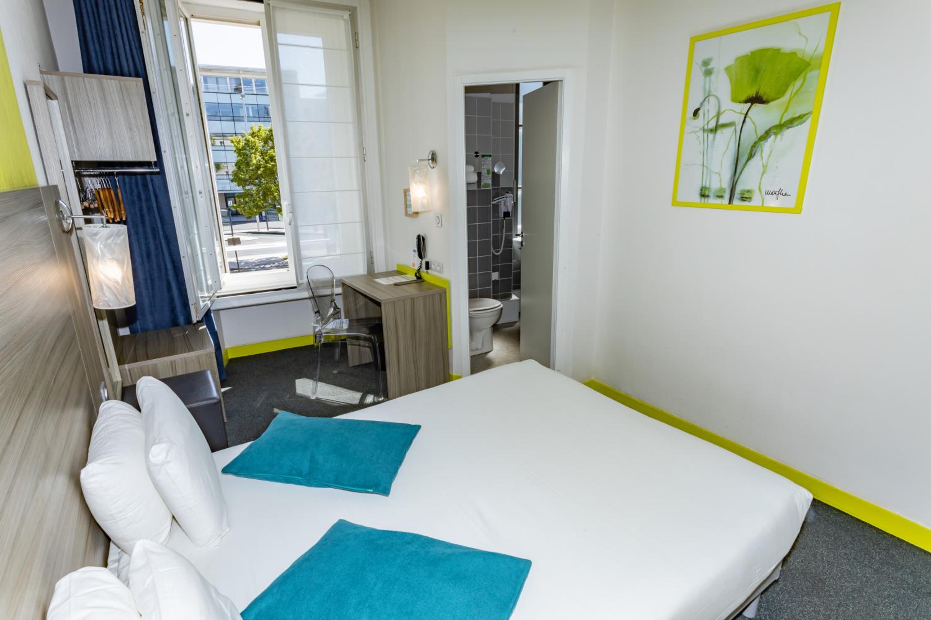 Double Room - Photo 14
