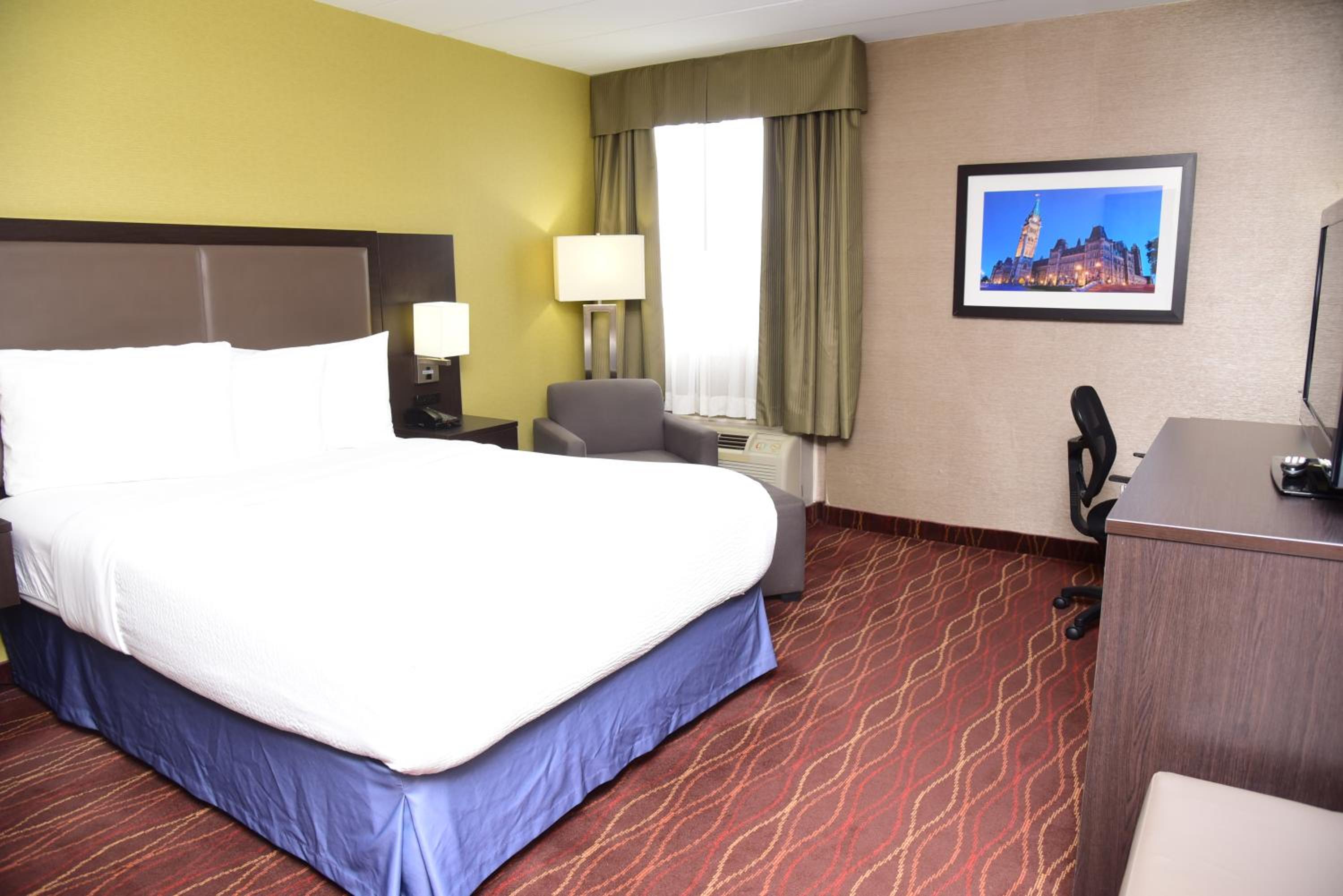 1 Queen Bed Room photo 1