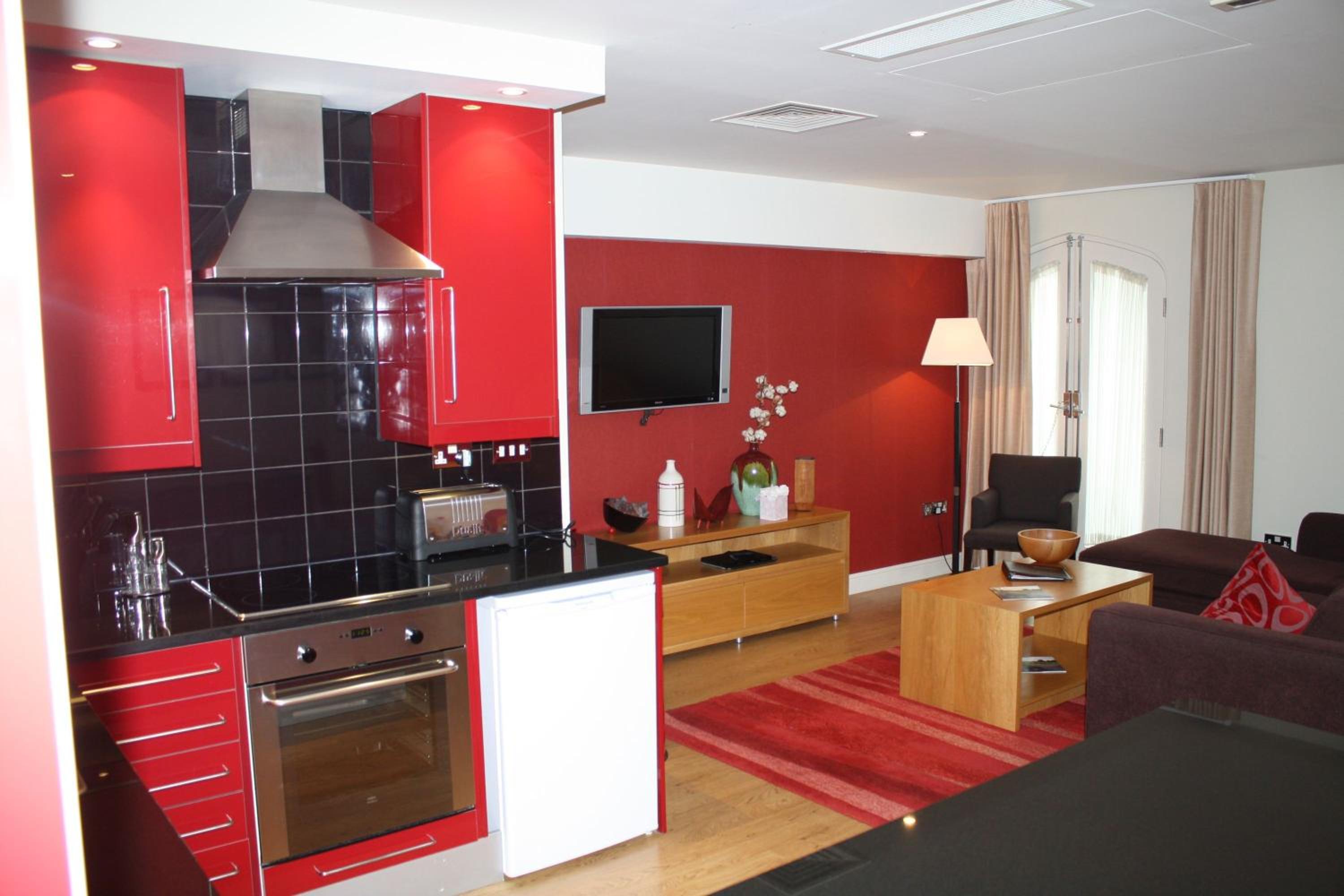 One-Bedroom Apartment - Photo 7