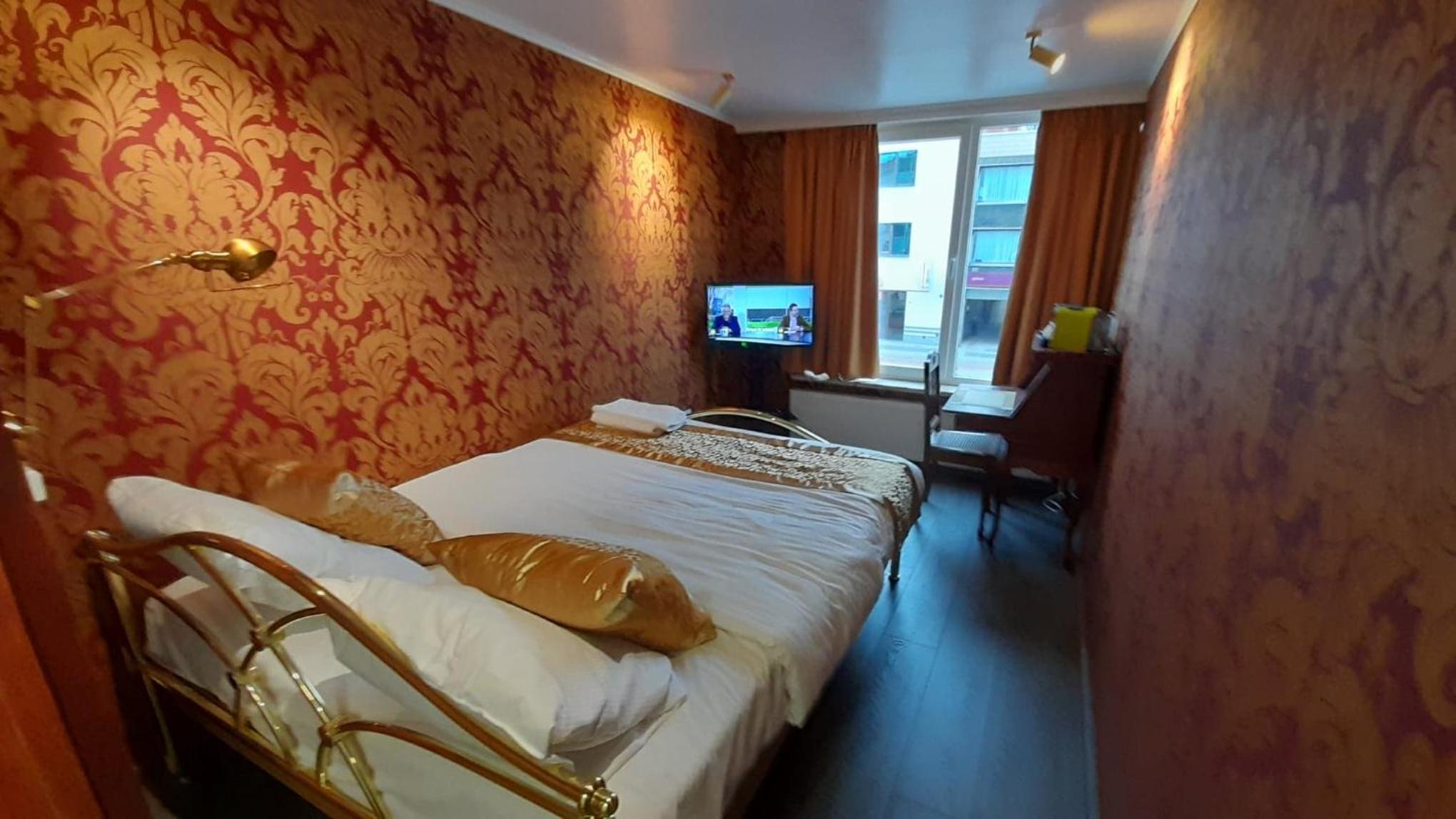 Budget Double Room photo 2