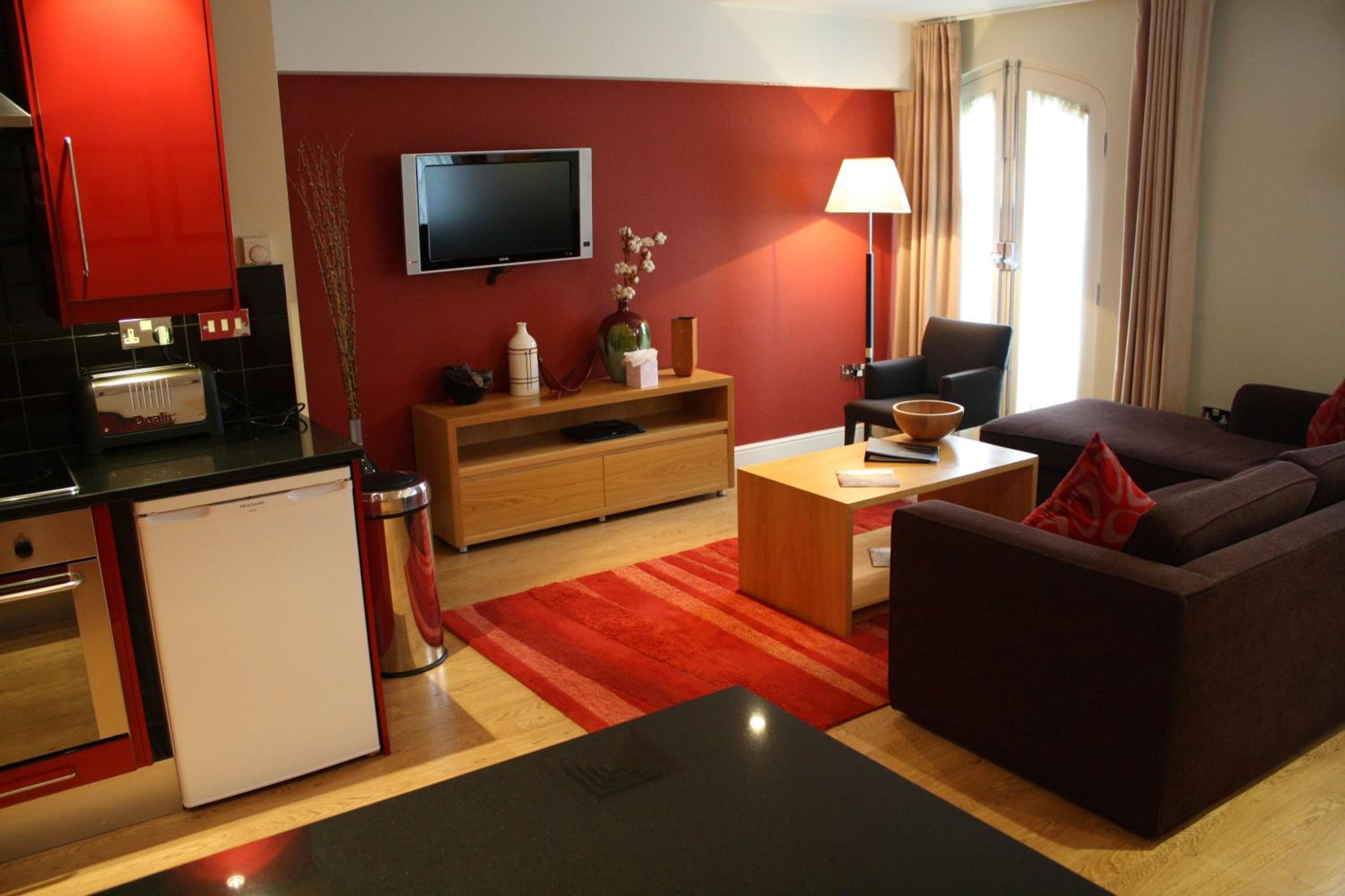 One-Bedroom Apartment - Photo 8