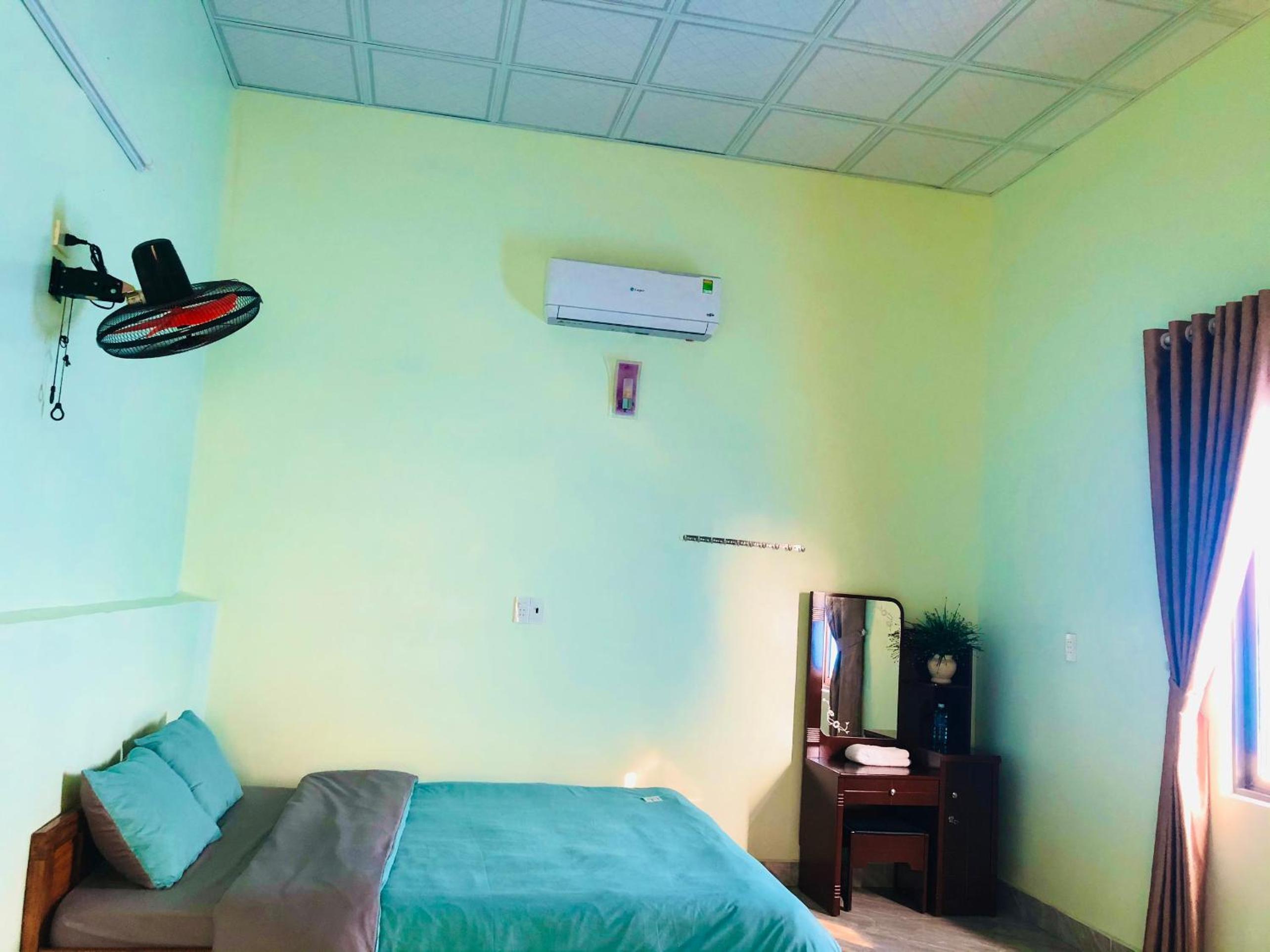 Deluxe King Room photo 1