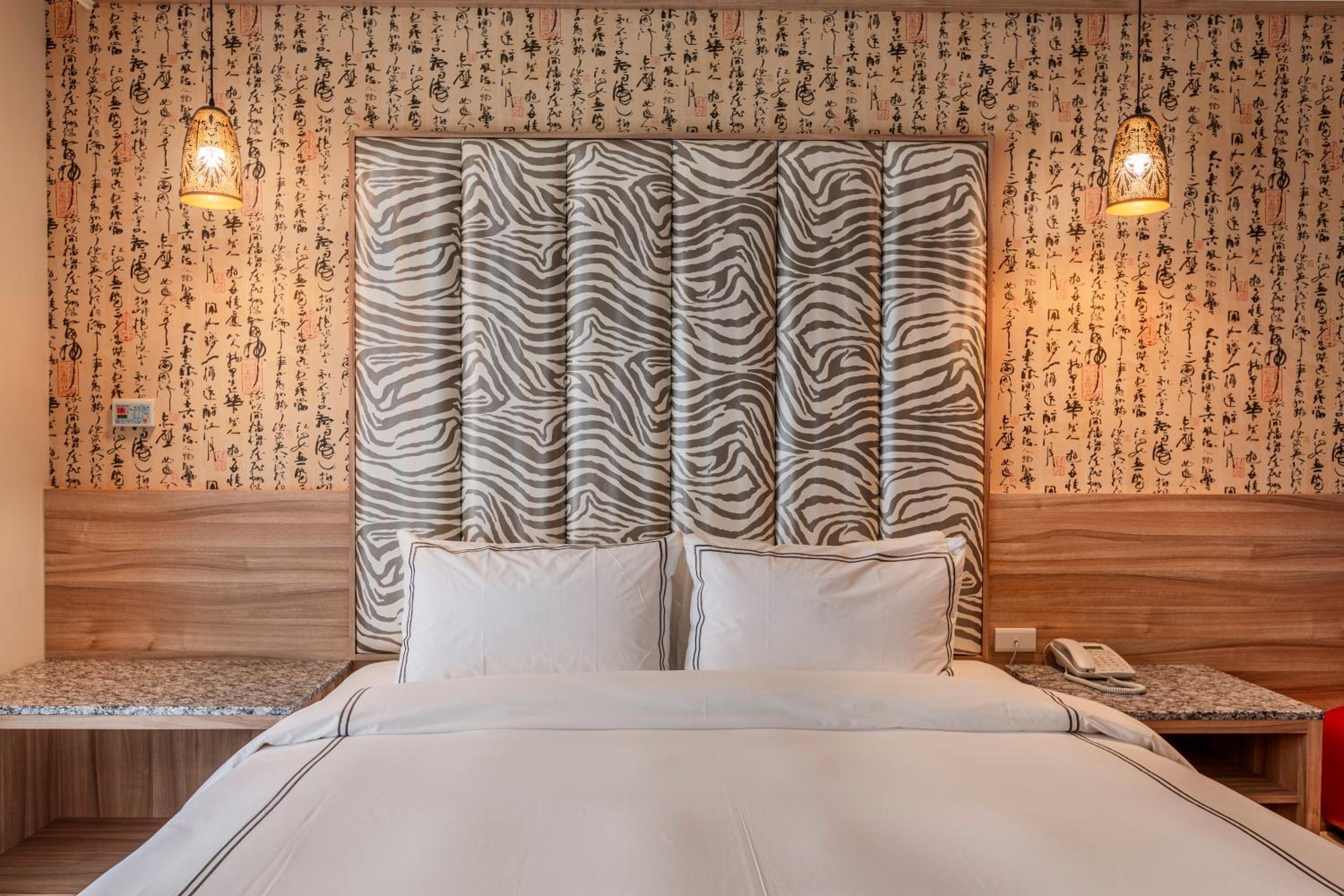 Deluxe Double Room with Bath photo 2