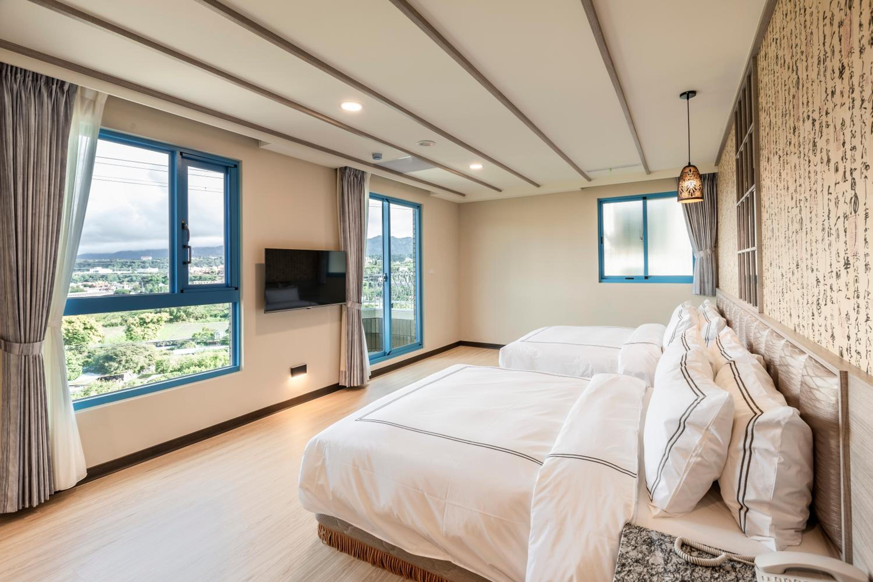 Family Room - Photo 8