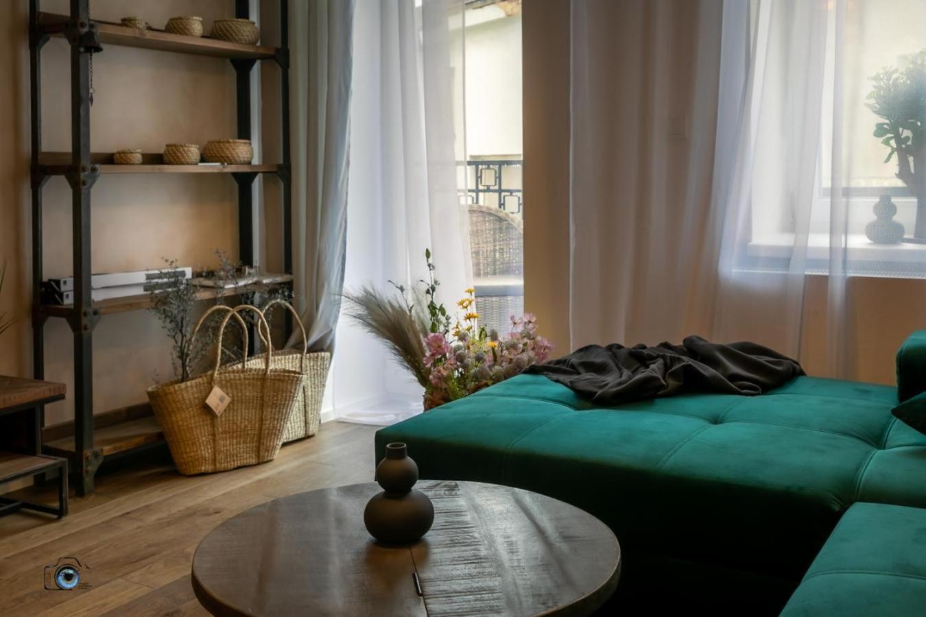 Apartment with Balcony - Photo 15